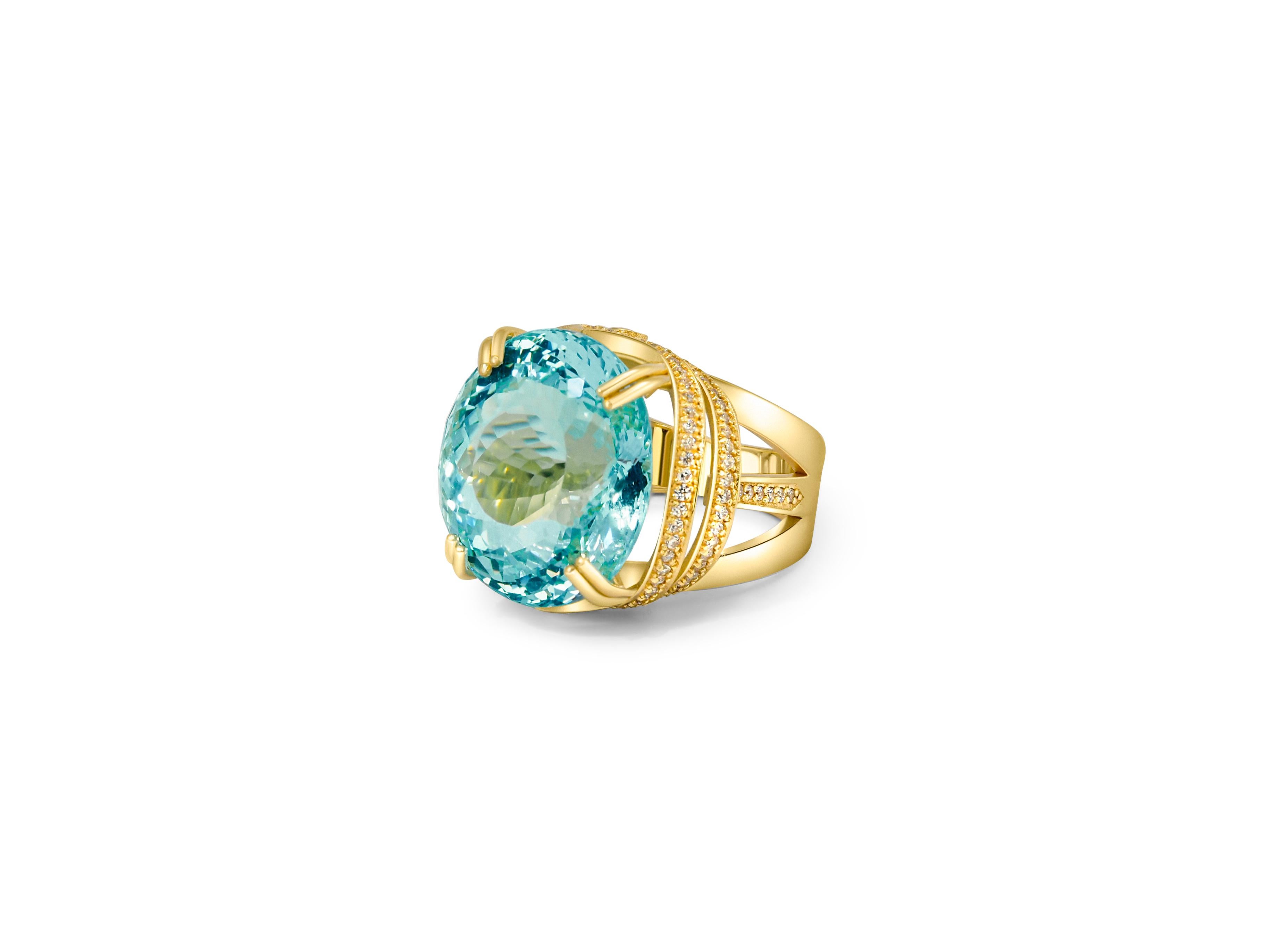 Modern Aquamarine and diamonds 18k gold ring For Sale