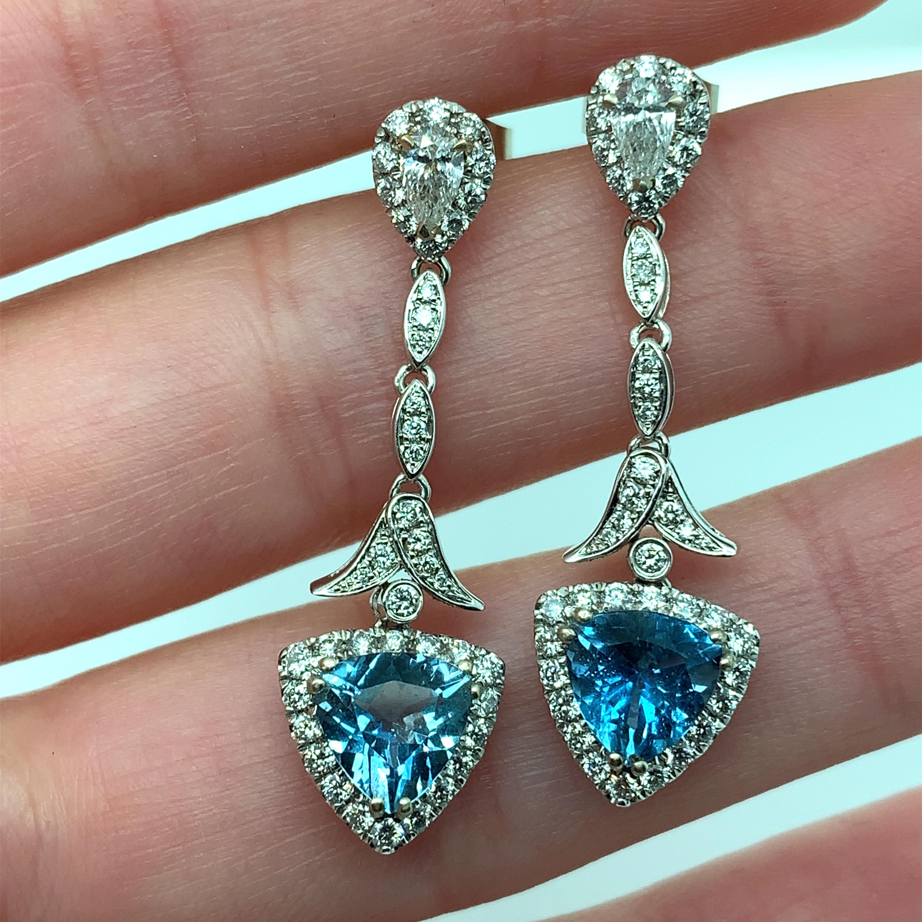 Aquamarine and diamonds drop dangle earrings 18k white gold In New Condition For Sale In London, GB