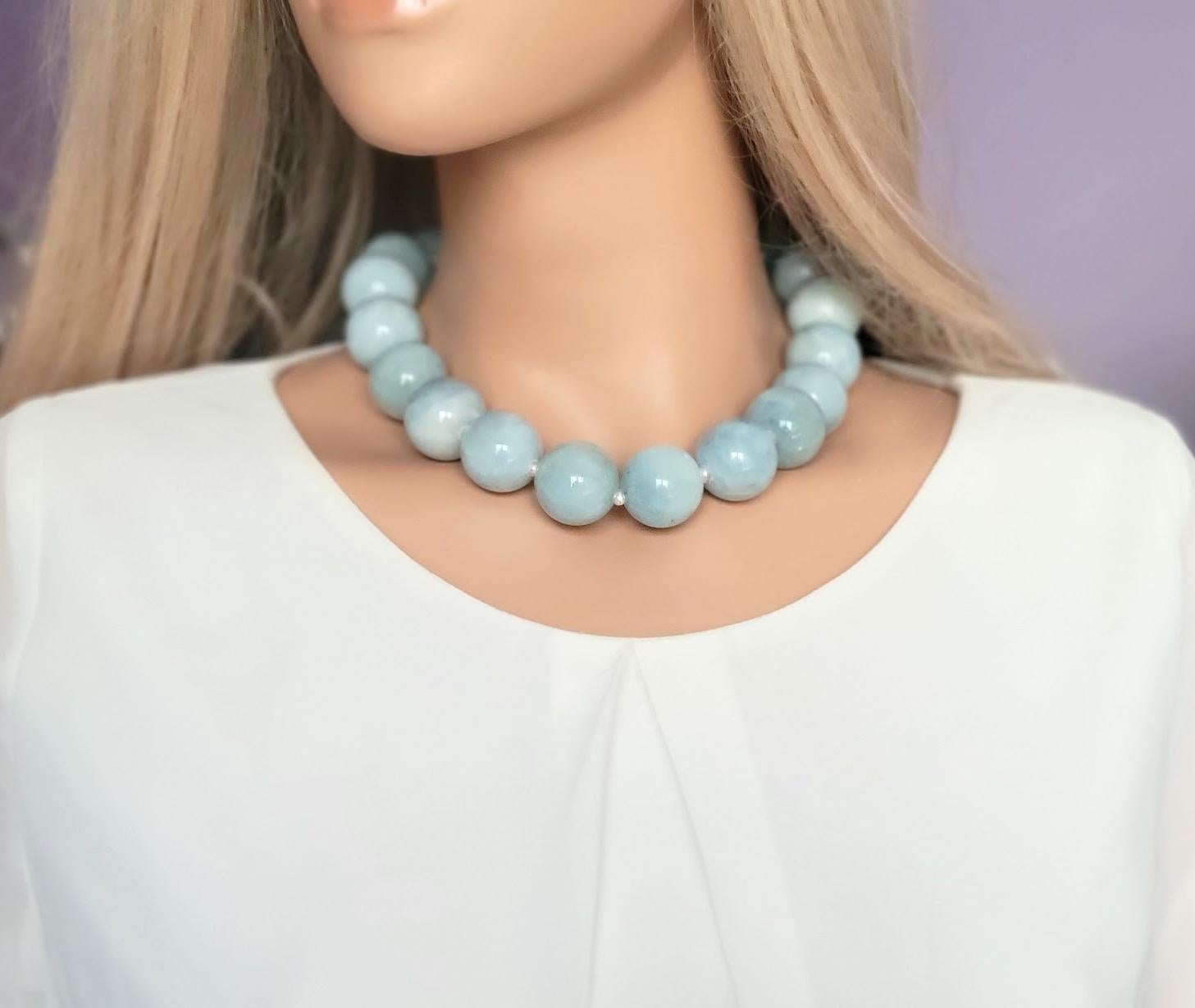 Aquamarine and Freshwater Pearl Necklace In New Condition For Sale In Chesterland, OH
