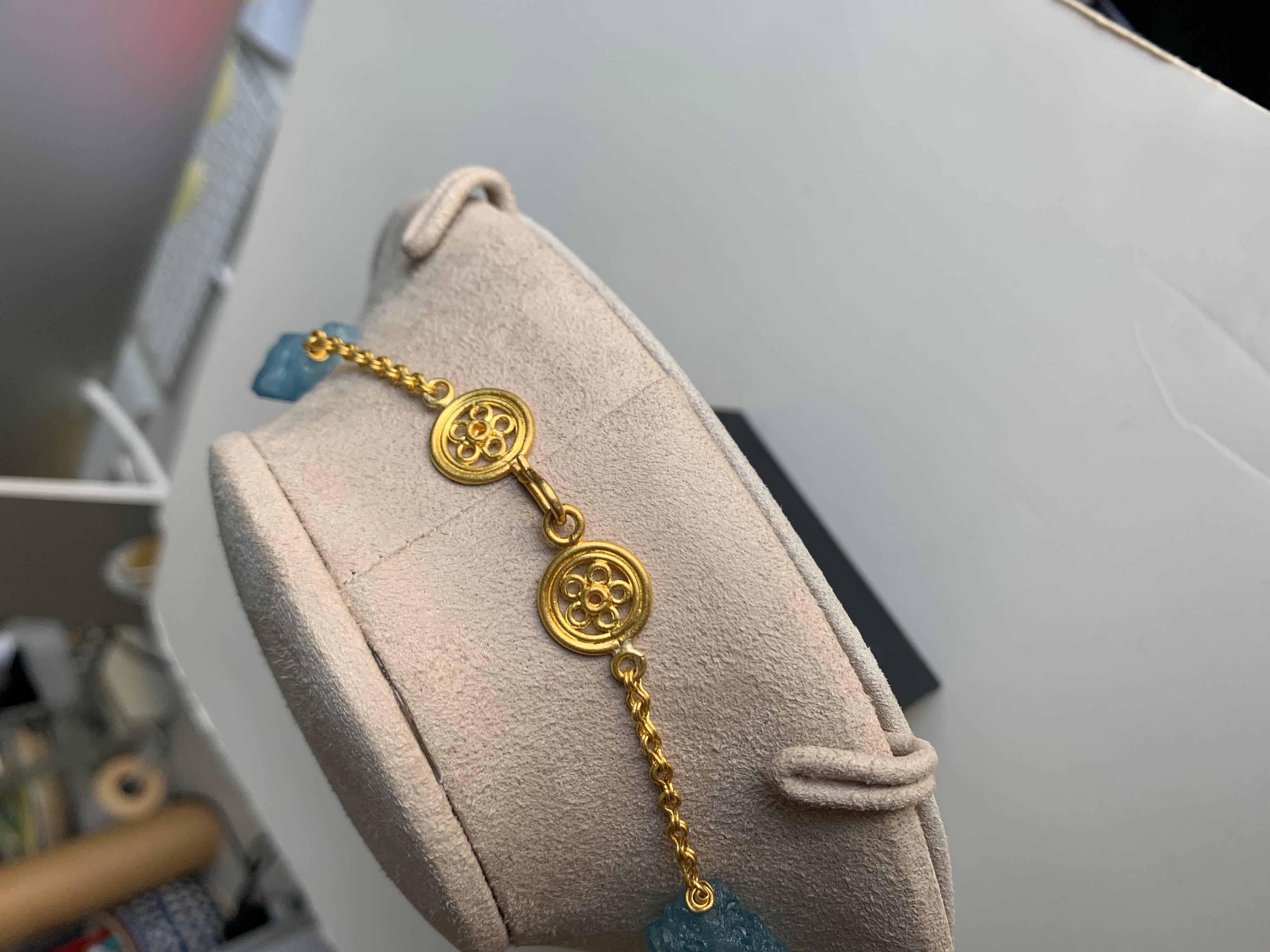 Halskette aus 22 Karat Gold mit Aquamarin und Perlen im Zustand „Neu“ im Angebot in New York, NY