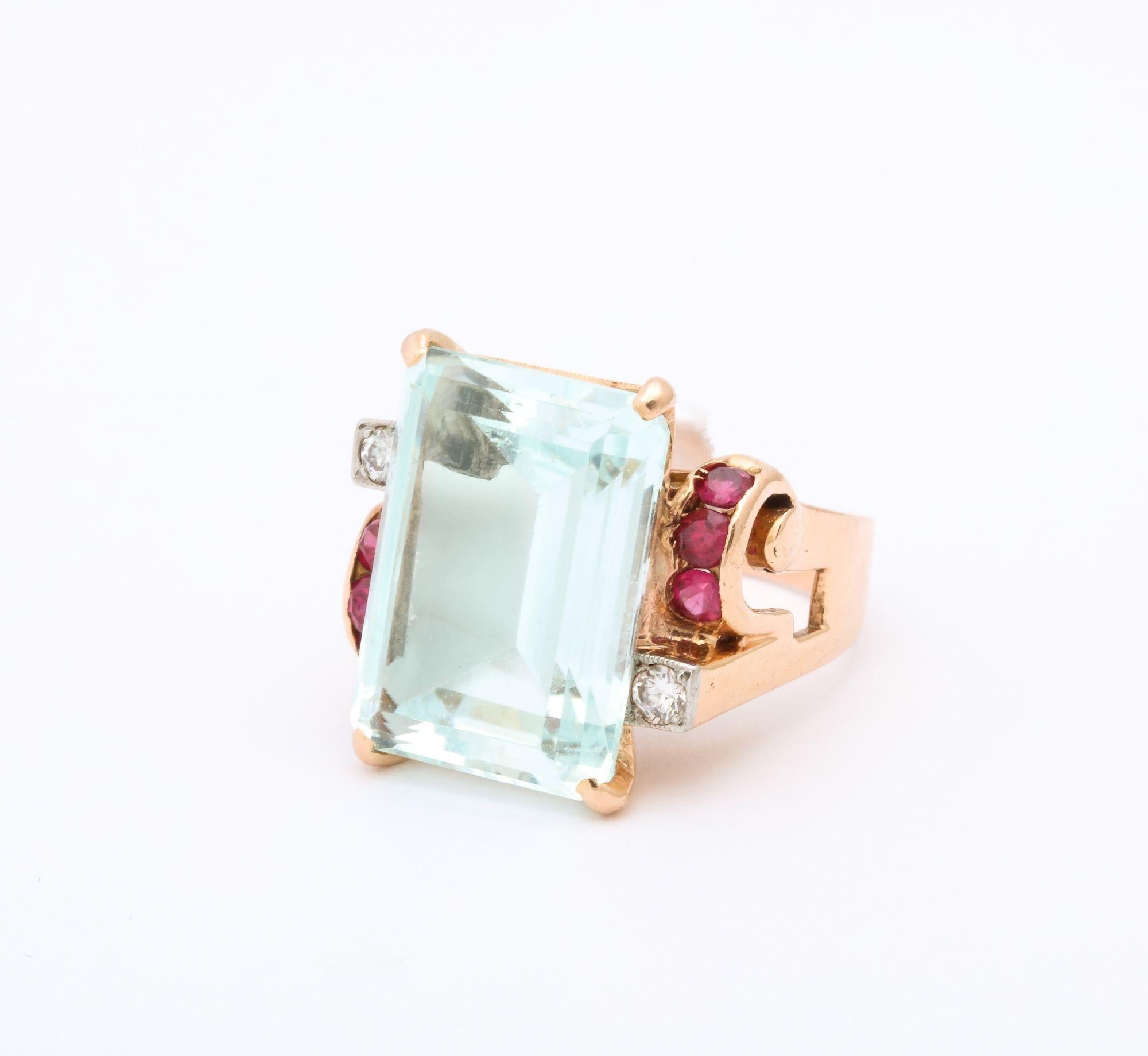 Aquamarine and Ruby Gold Ring For Sale 4