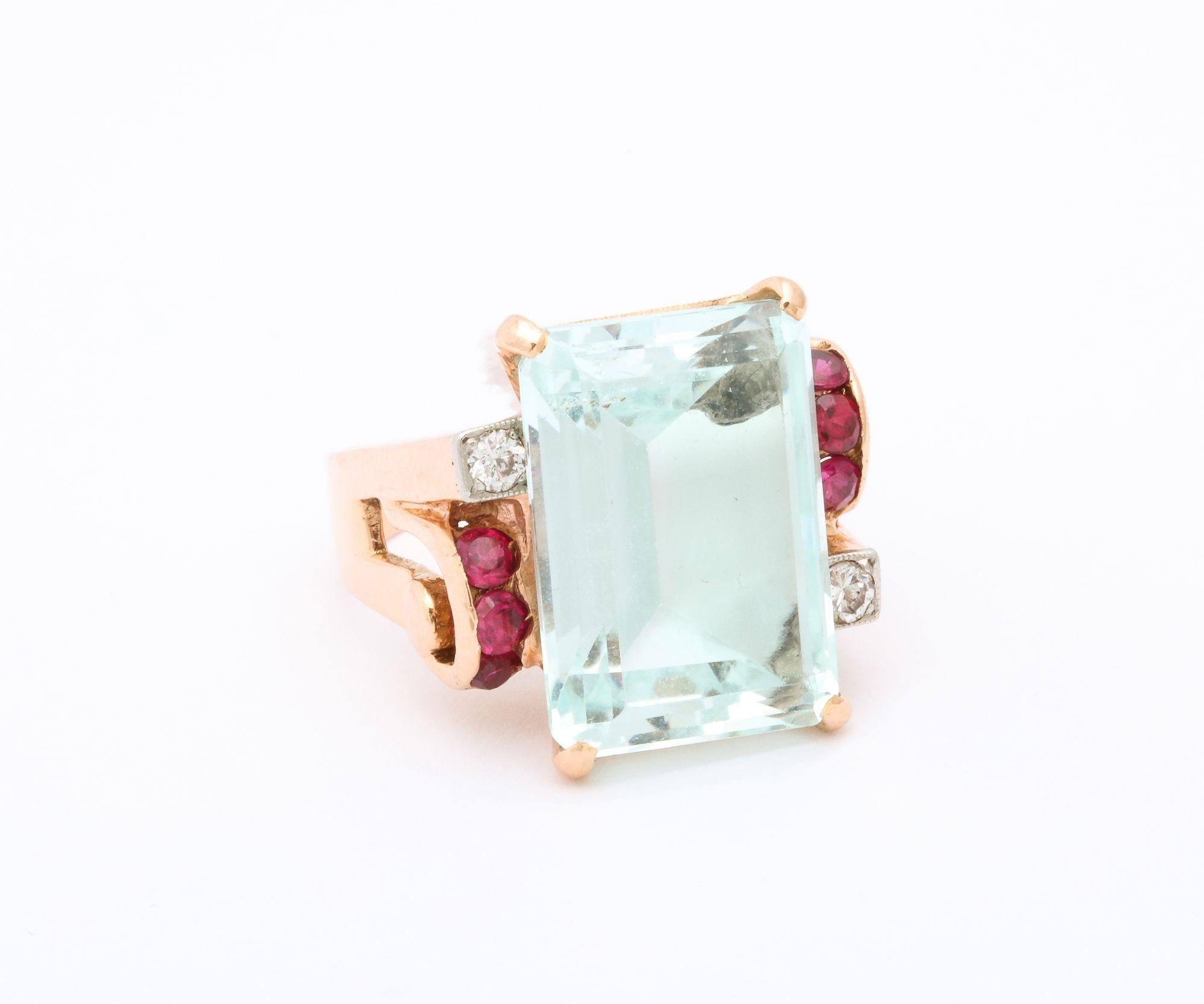 Aquamarine and Ruby Gold Ring For Sale 5