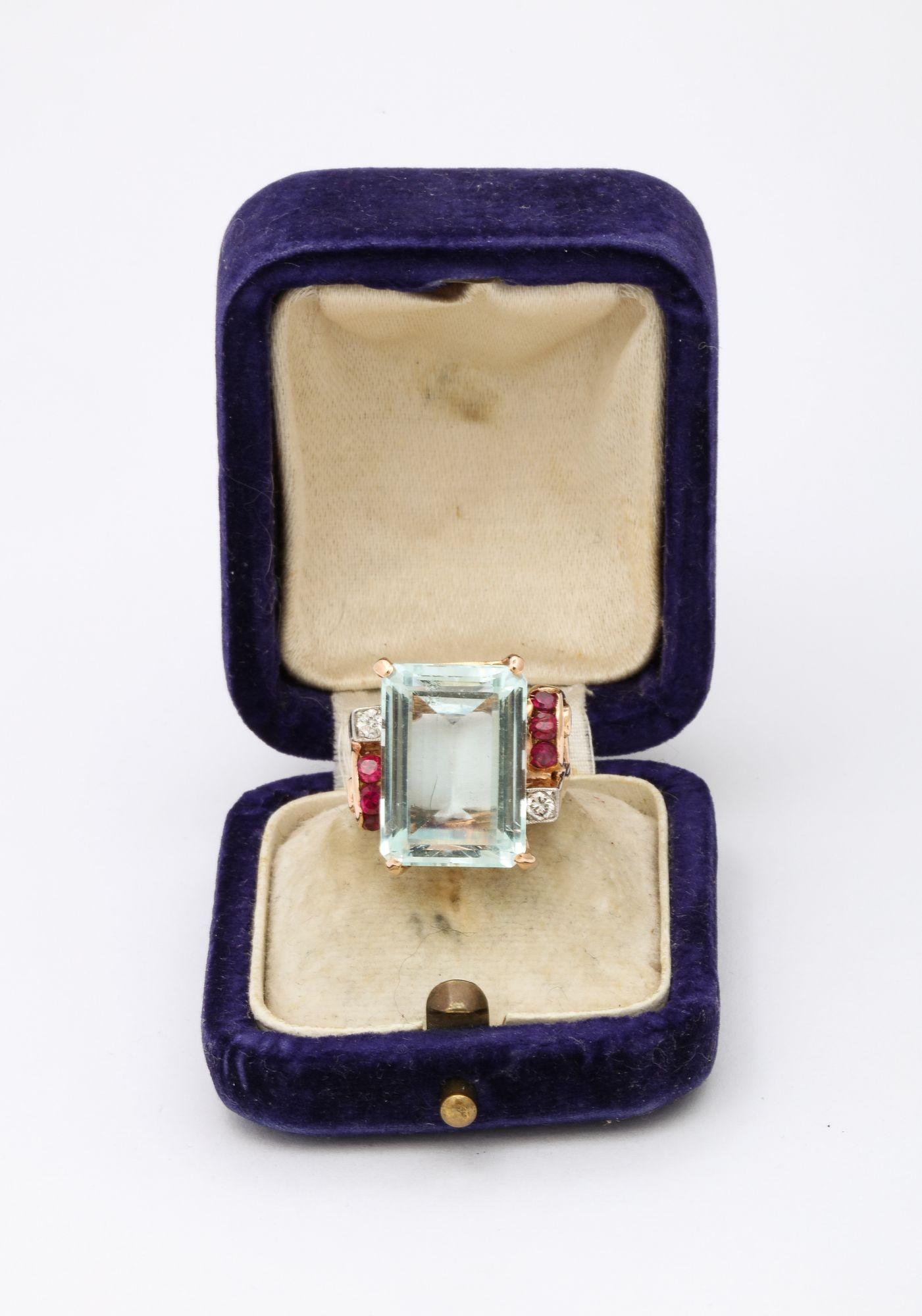 Aquamarine and Ruby Gold Ring For Sale 2