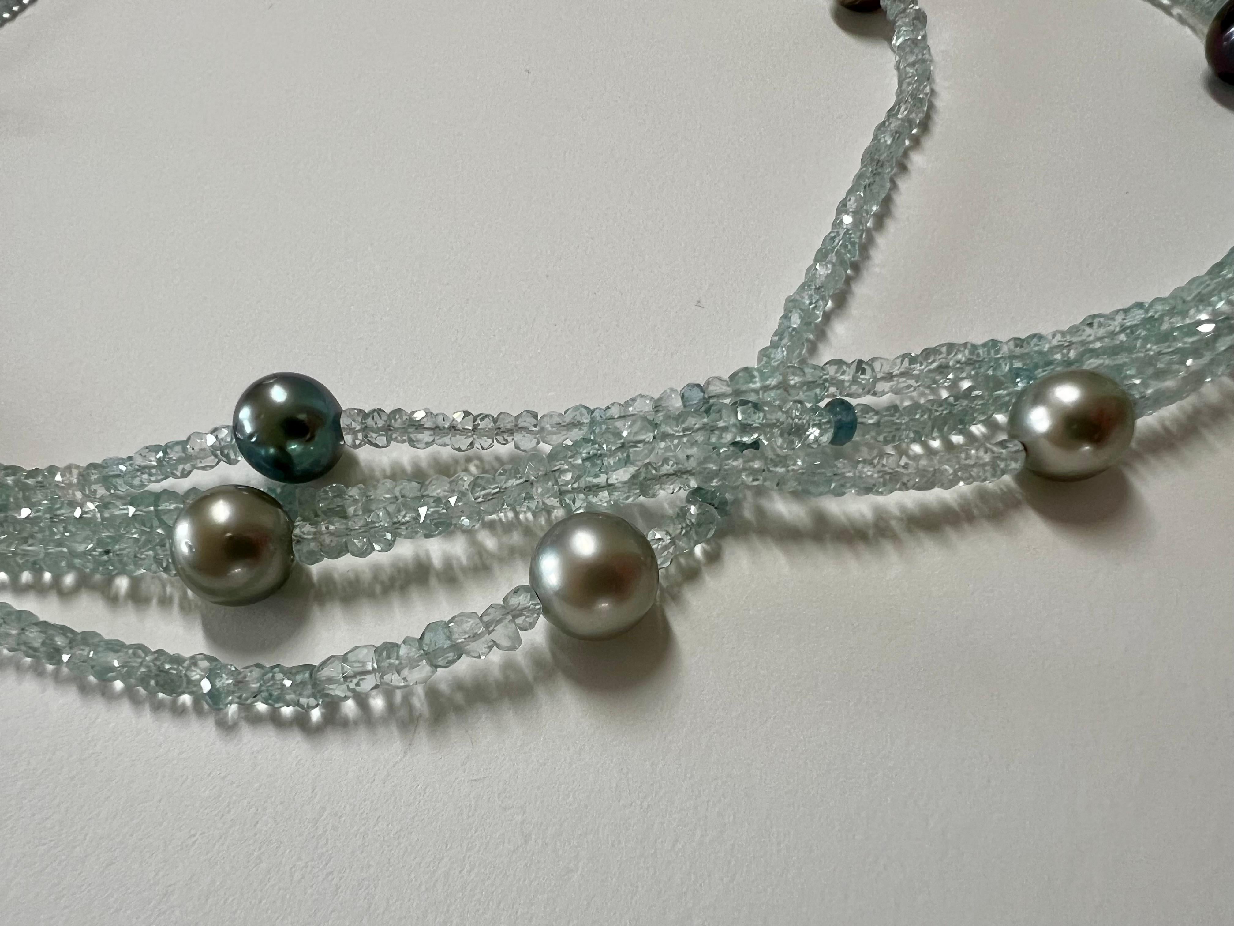 Donna Girocollo a più fili con perle di acquamarina e perle di Tahiti brillanti in vendita