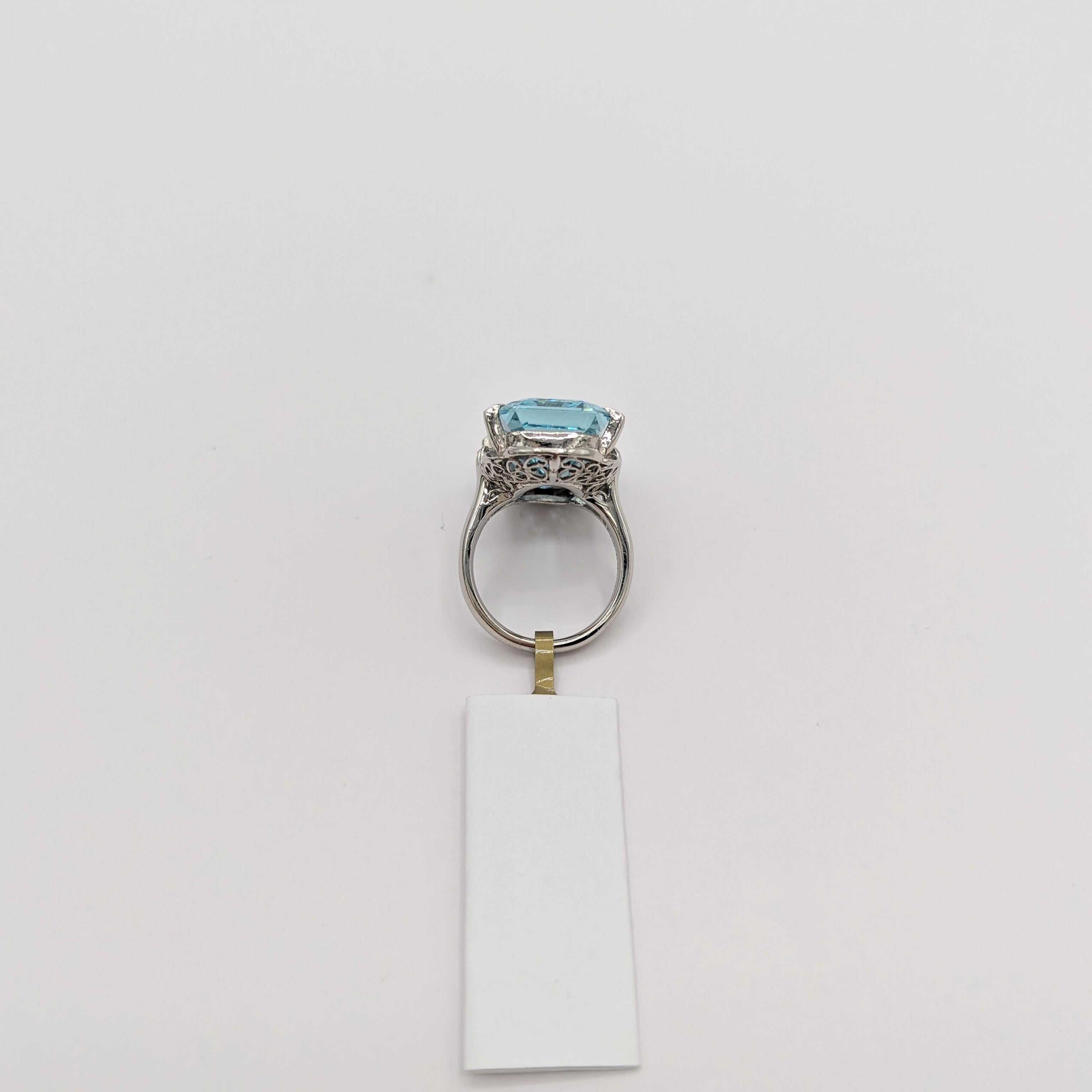 Aquamarine and White Diamond Cocktail Ring in Platinum For Sale 1
