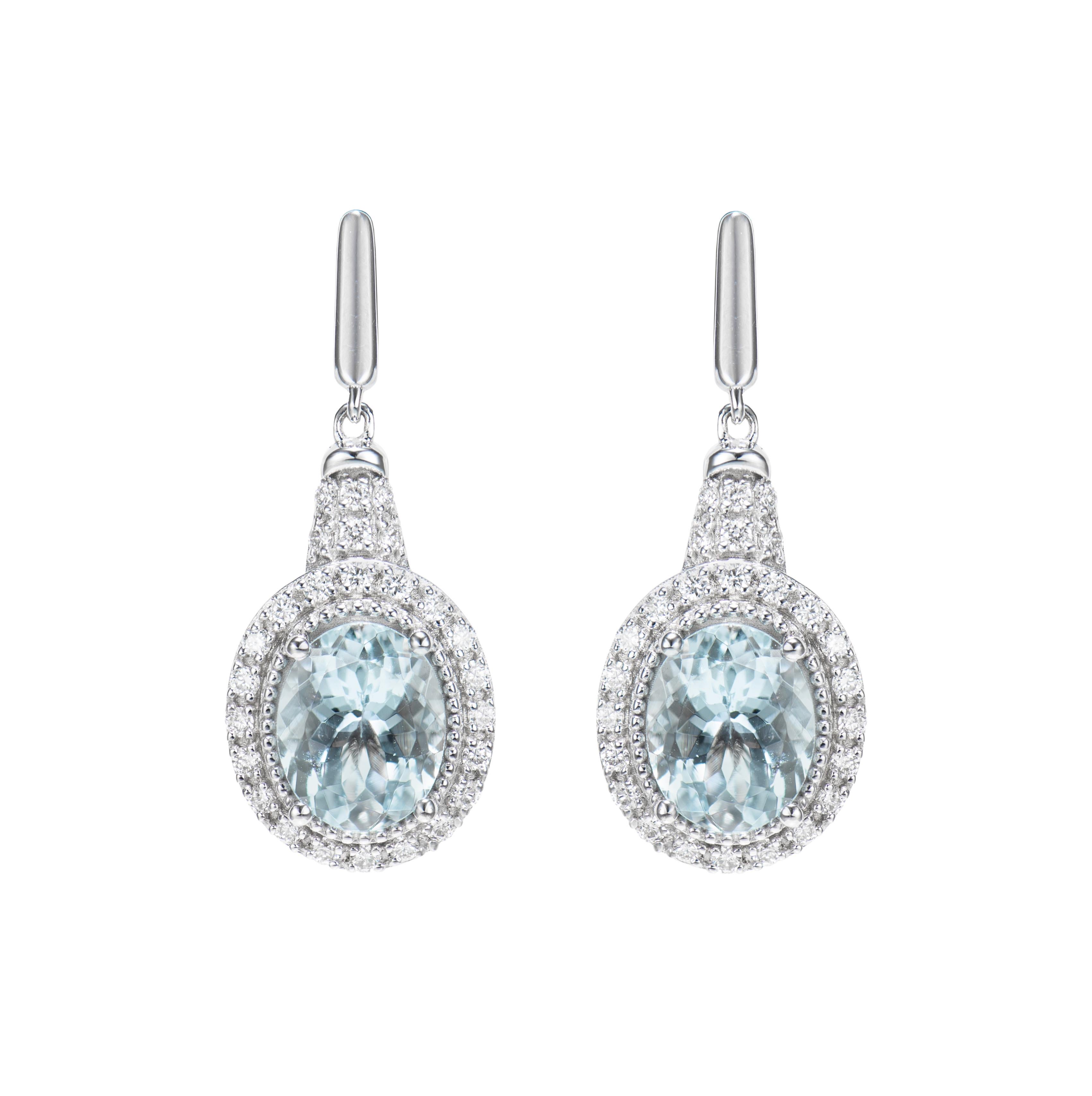 Contemporary Aquamarine and White Diamond Drops Earring in 18 Karat White Gold. For Sale
