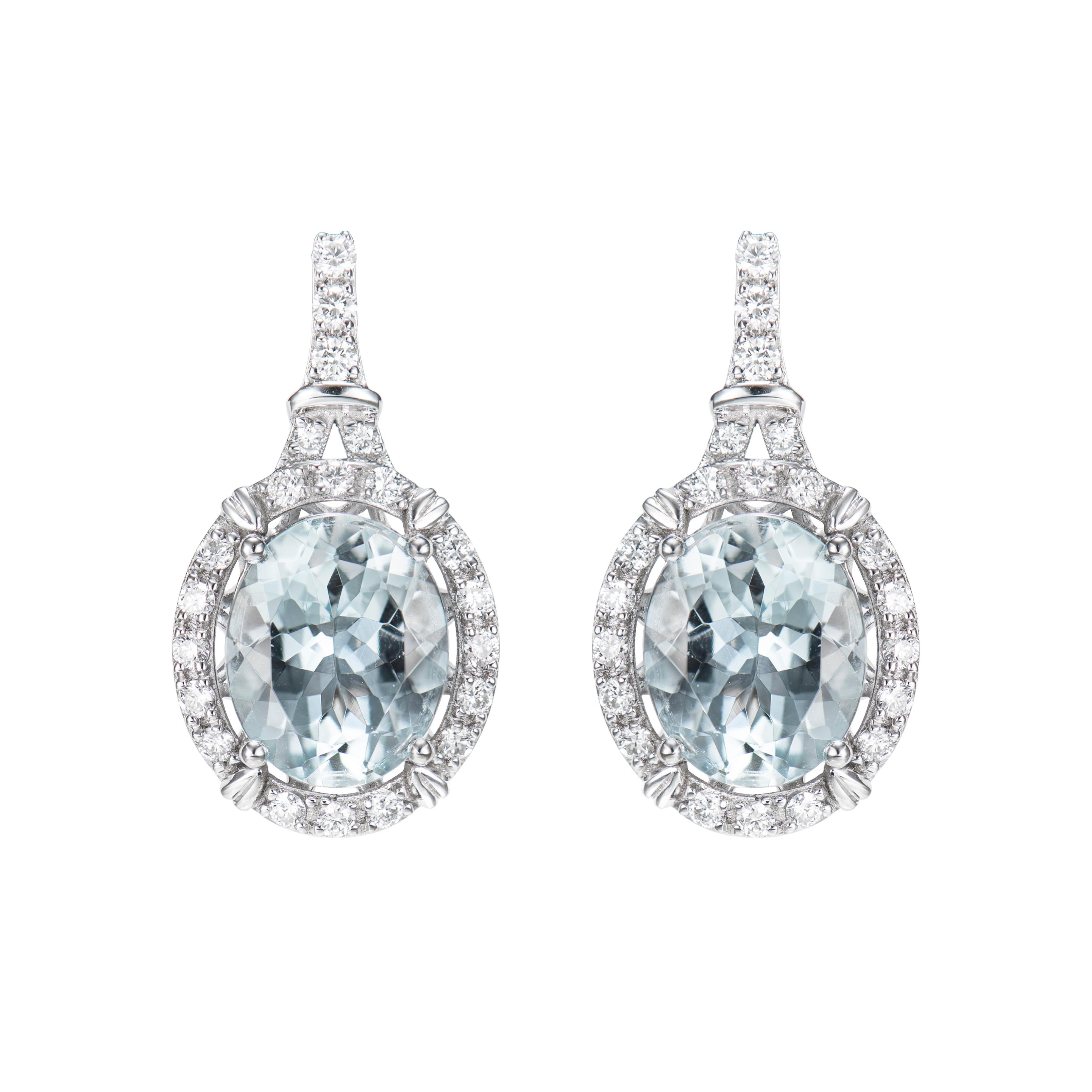 Contemporary Aquamarine and White Diamond Drops Earring in 18 Karat White Gold For Sale