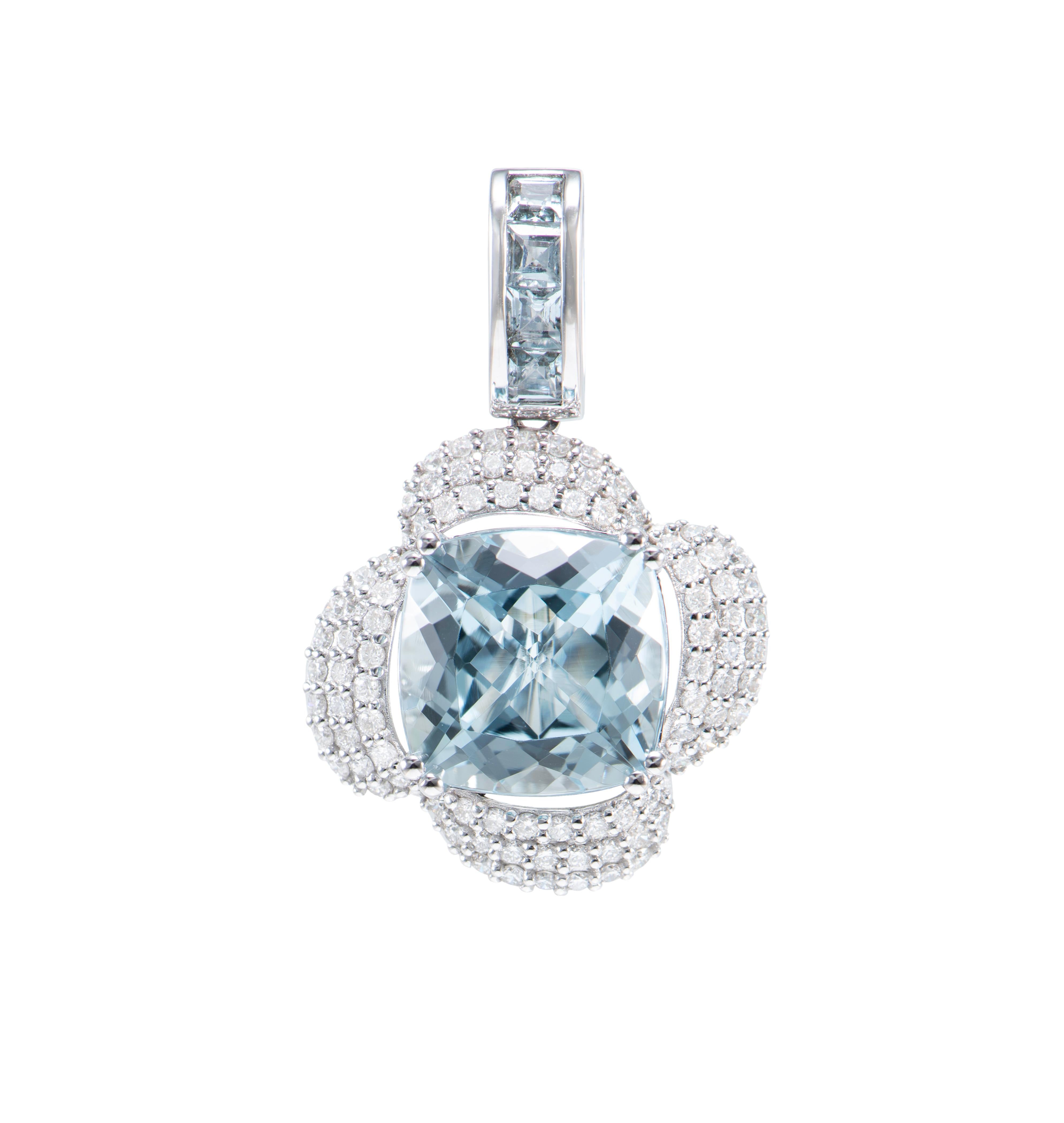 Contemporary Aquamarine and White Diamond Pendant in 18 Karat White Gold For Sale