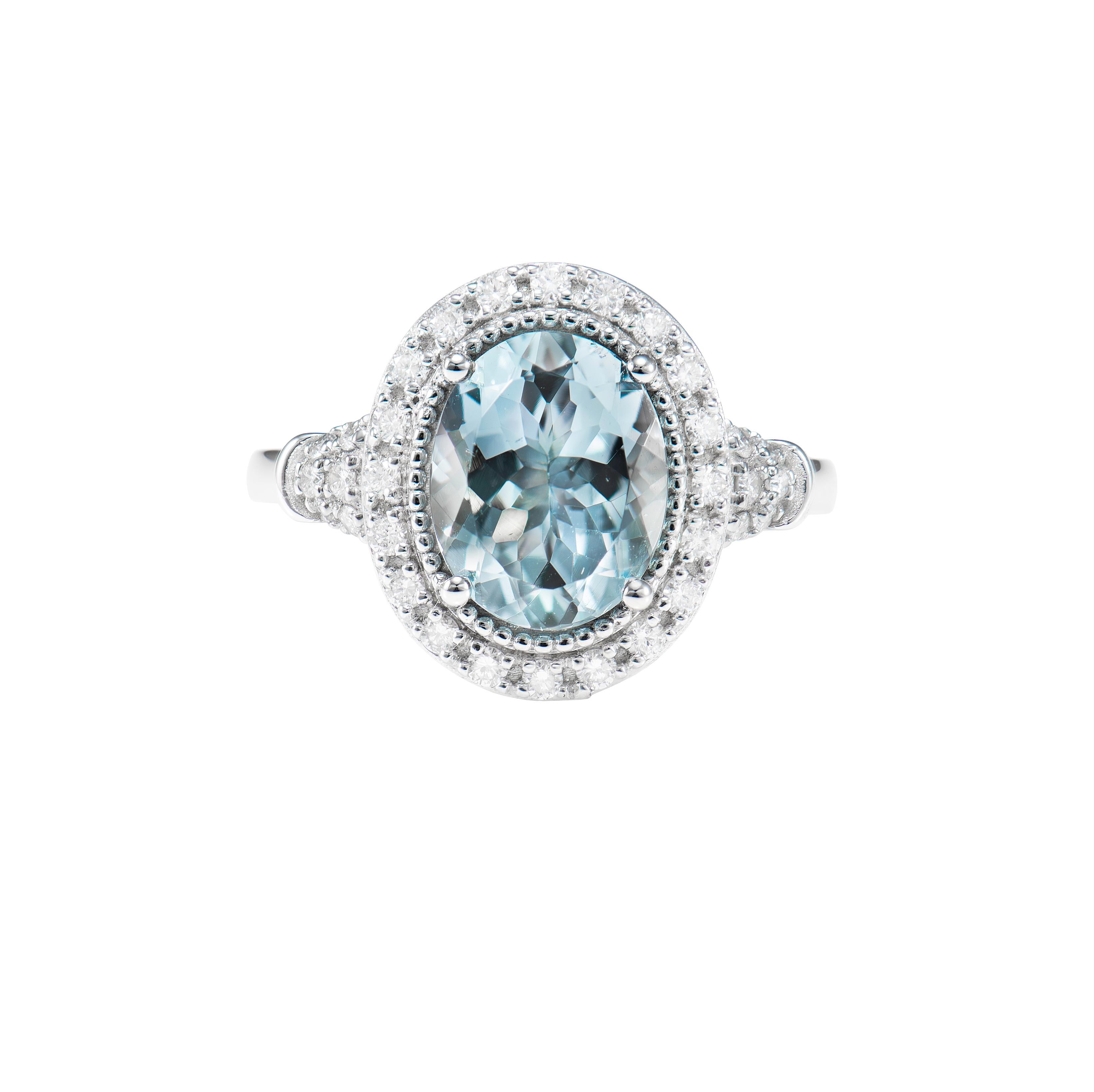 Contemporary Aquamarine and White Diamond Ring in 18 Karat White Gold. For Sale