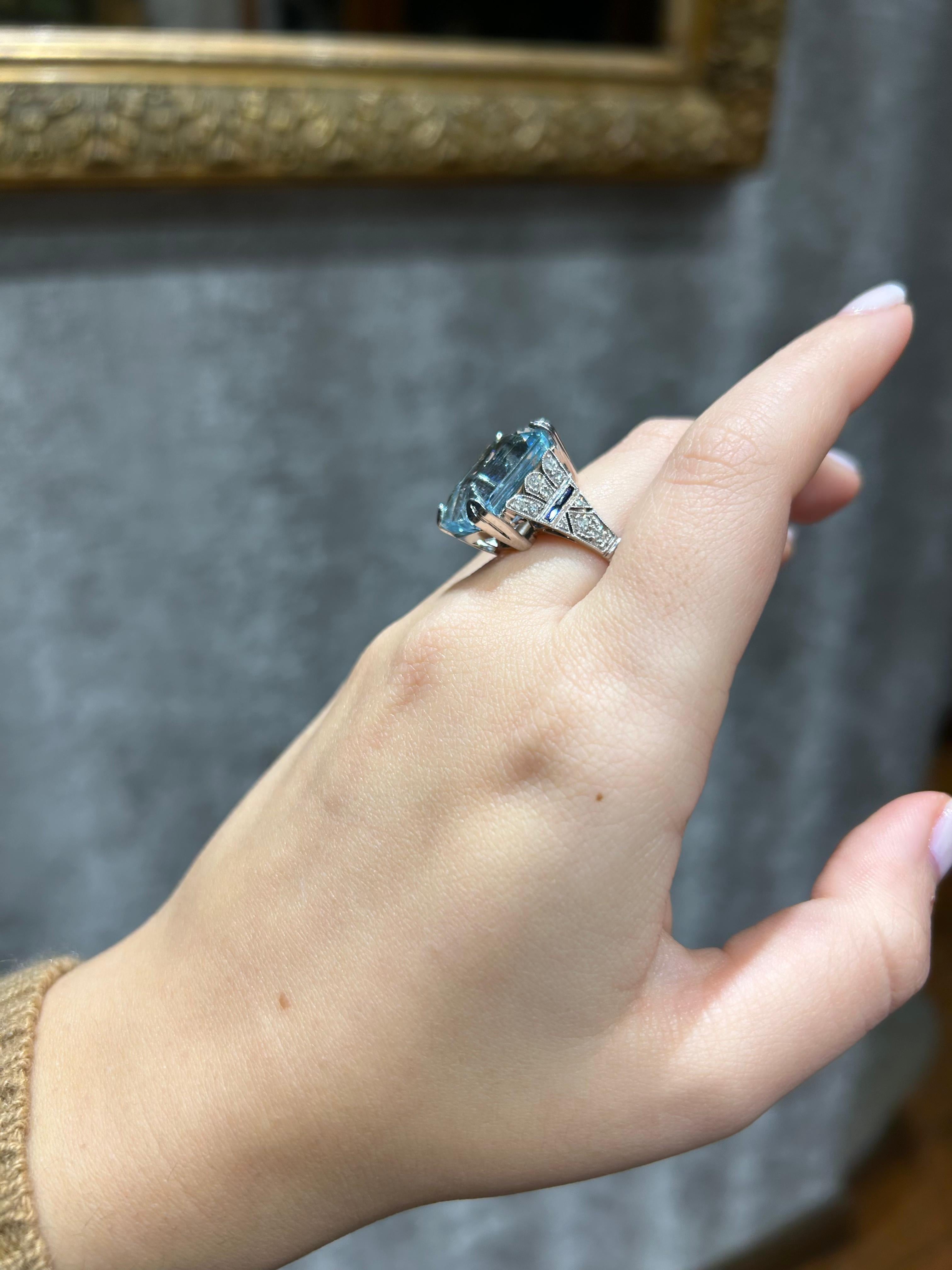 Aquamarine approximately 15ct and Diamond Ring 2