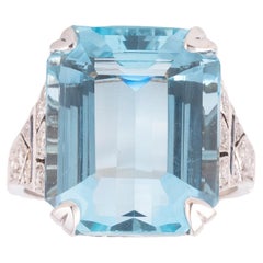 Vintage Aquamarine approximately 15ct and Diamond Ring
