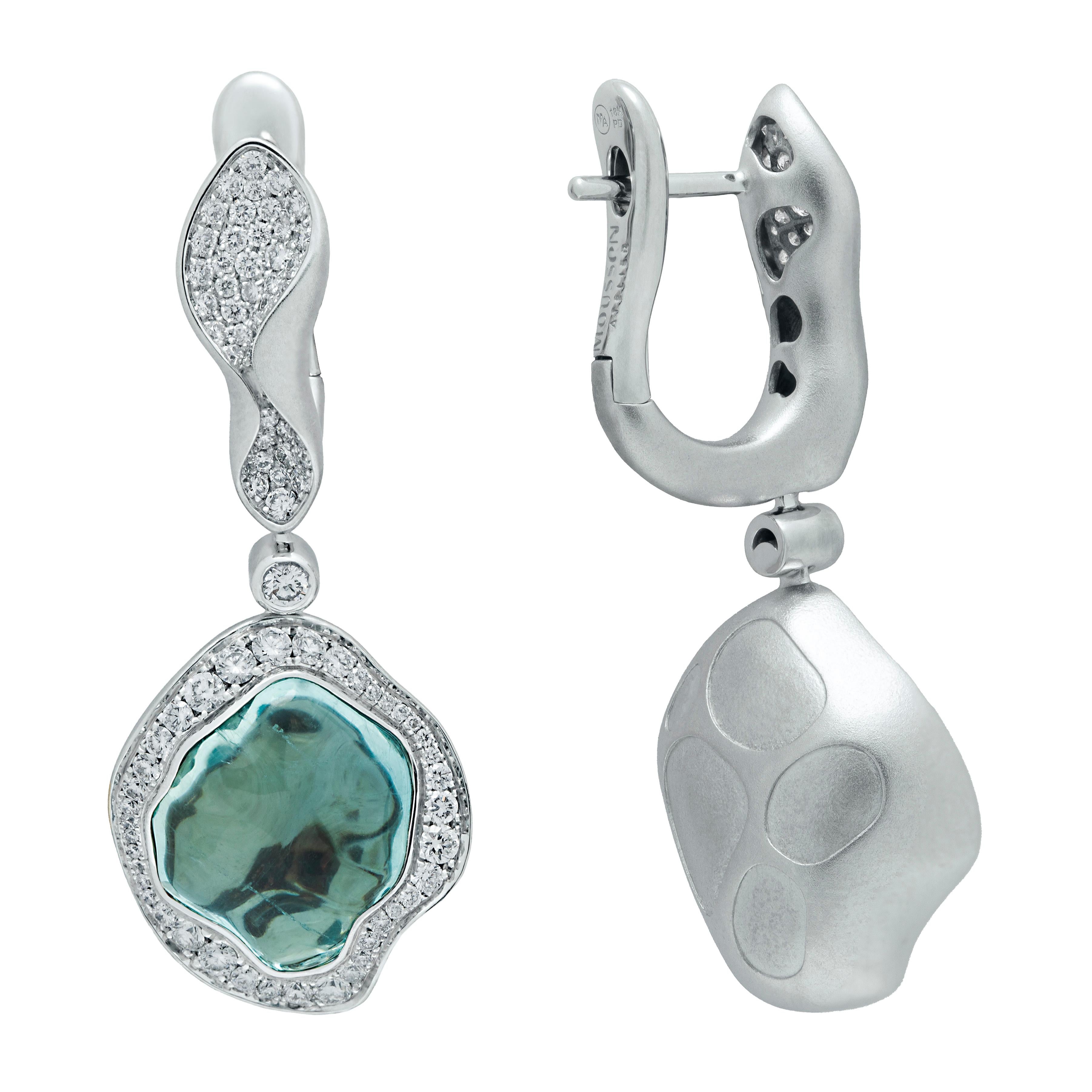 Aquamarine Baroque 14.40 Carat Diamonds 18 Karat White Gold Spectrum Earrings

Gorgeous and unique, this 18K White Gold, Aquamarines, Diamonds Earrings from the Spectrum collection is a show-stopper. Spectacular baroque-shaped Aquamarines framed