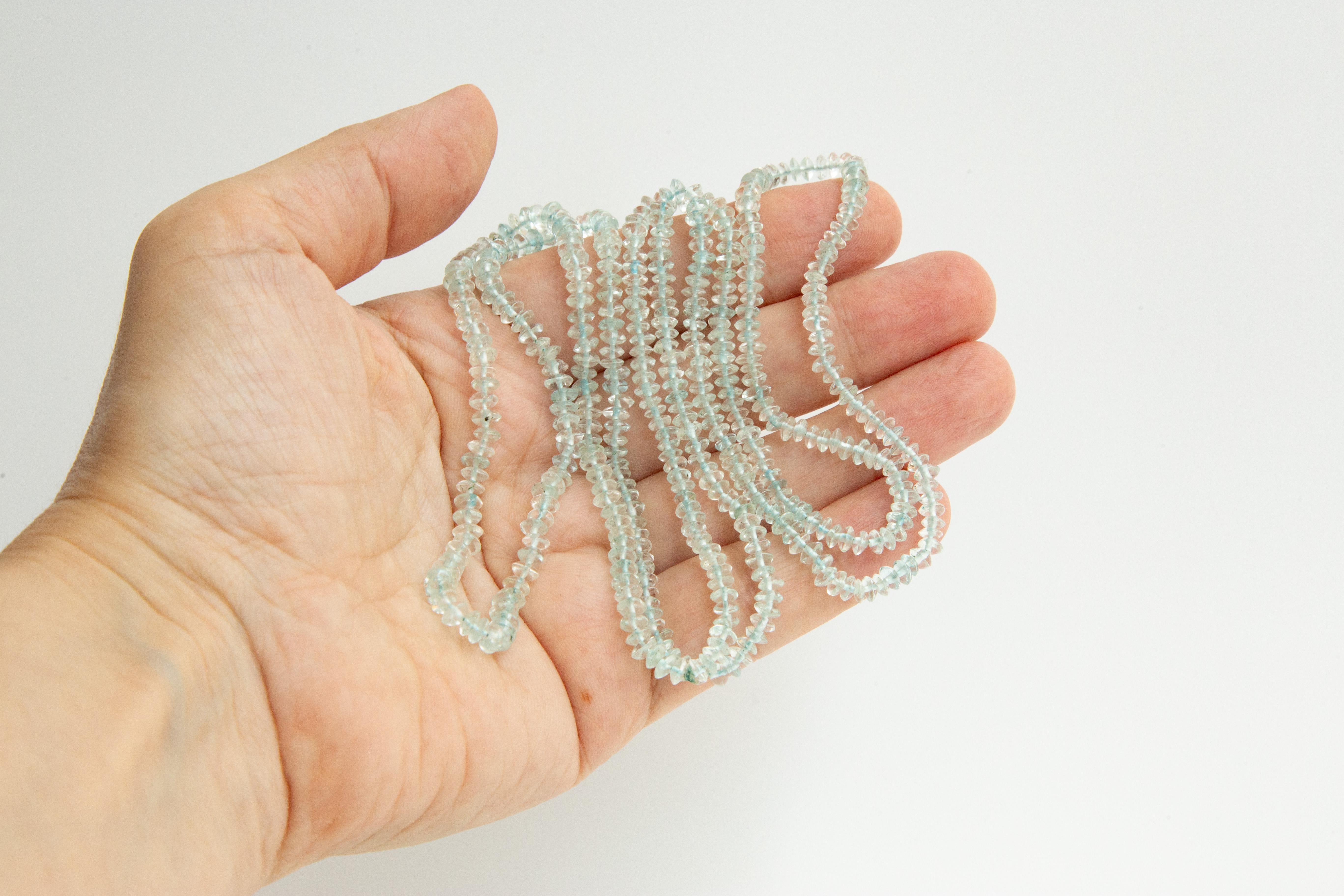 Collier de perles d'aigue-marine sans serrure Unisexe en vente