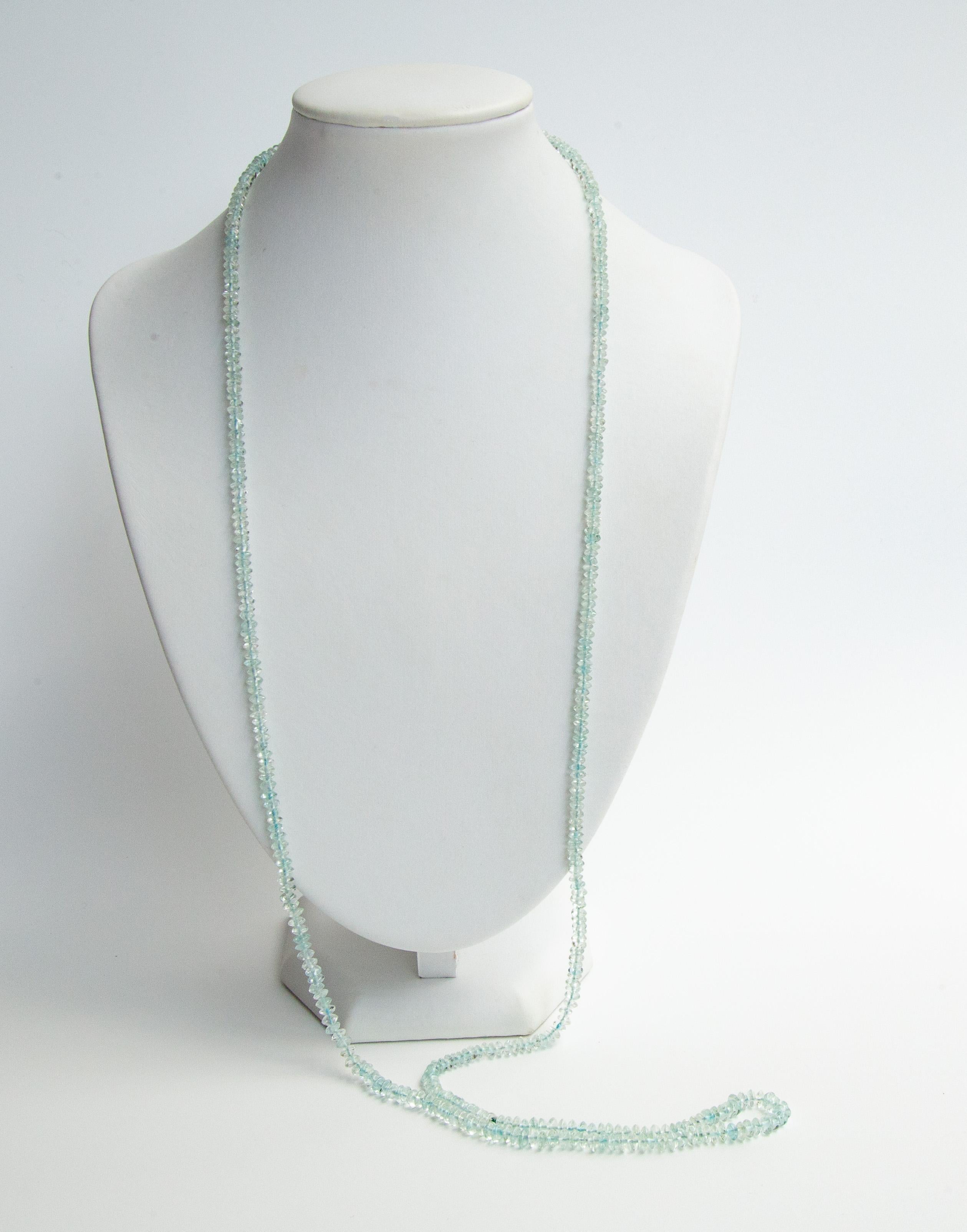 Collier de perles d'aigue-marine sans serrure en vente 1