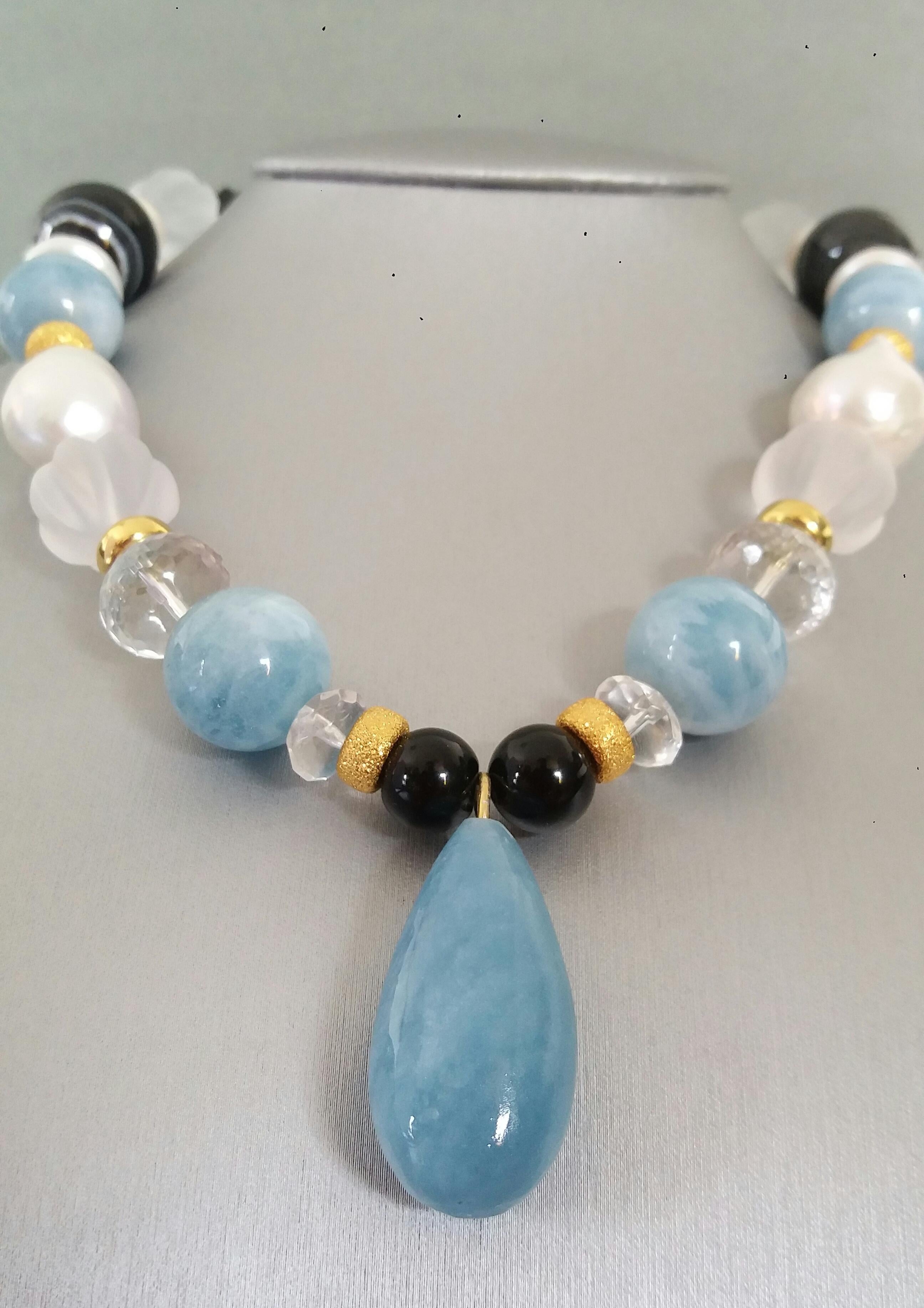 Women's Aquamarine Beads And Pendant Baroque Pearls Quartz Onyx Yellow Gold Necklace For Sale