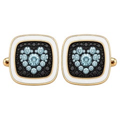 Gemelli a forma di cuore con acquamarina (pietra del mese di nascita), smalto bianco e oro 14 carati di MEGHNA JEWELS