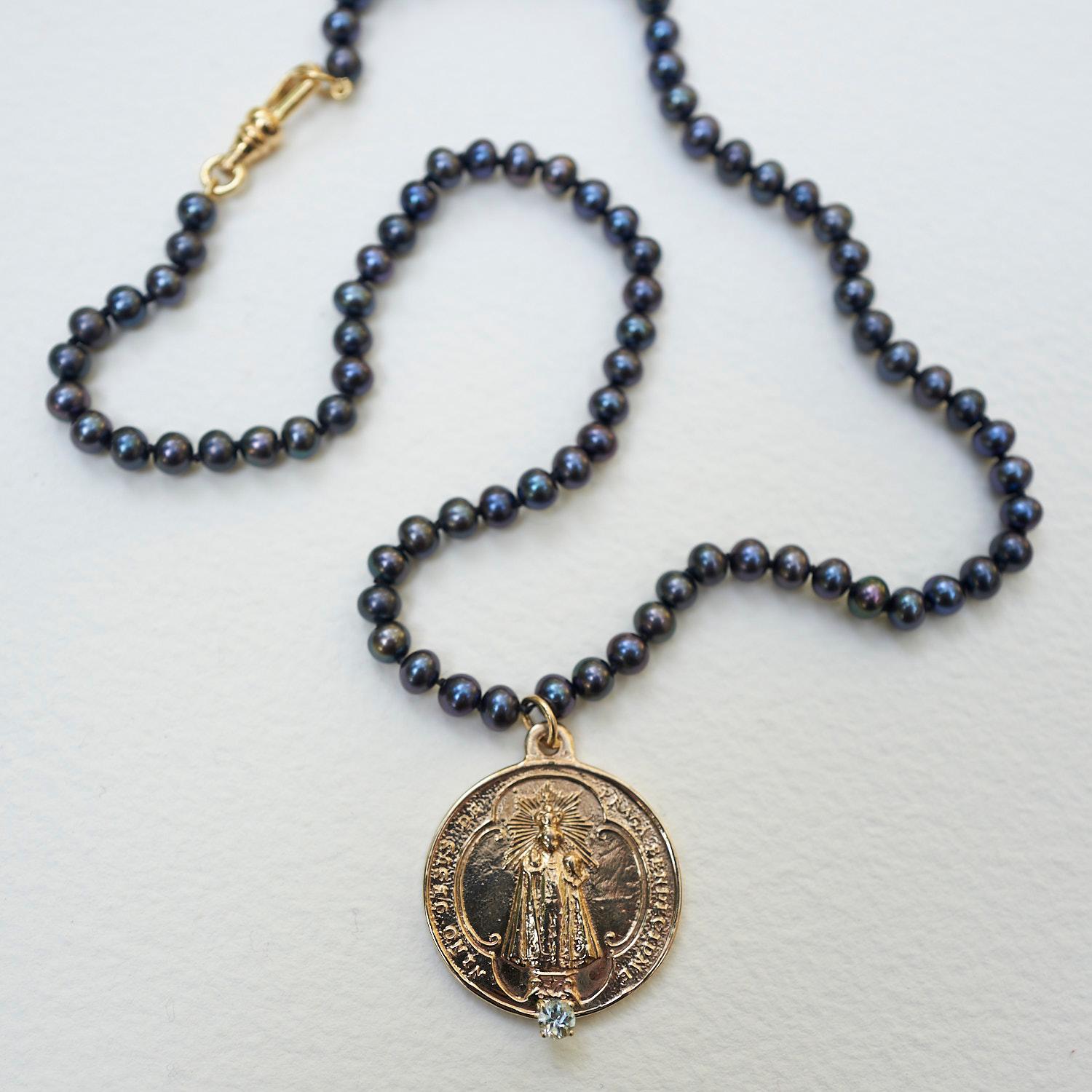 Halskette mit schwarzem Aquamarin und Perle, Medaille, Choker, Bronze, J Dauphin im Angebot 2