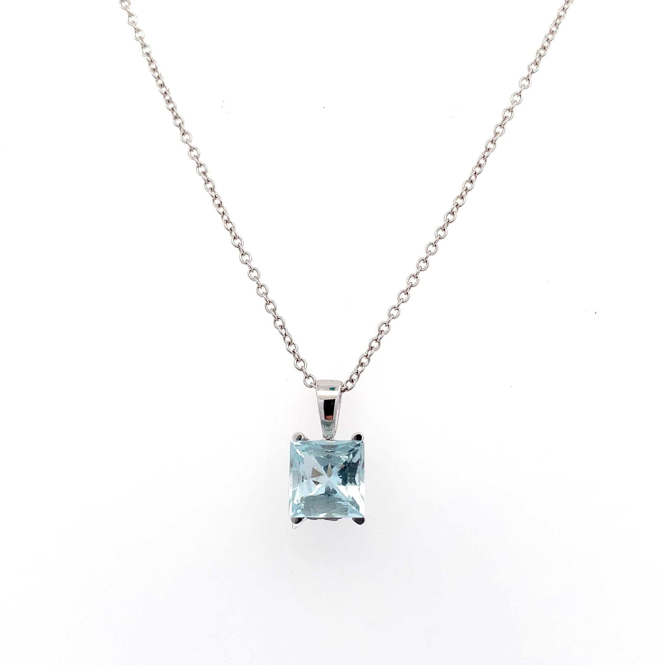 Collana con acquamarina blu in oro bianco 18 carati In condizioni Nuovo in vendita a London, GB