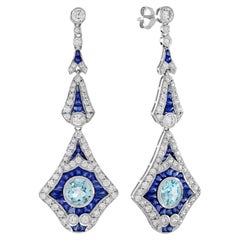 Boucles d'oreilles pendantes en or blanc 18 carats avec aigue-marine, saphir bleu et diamant de style Art Déco