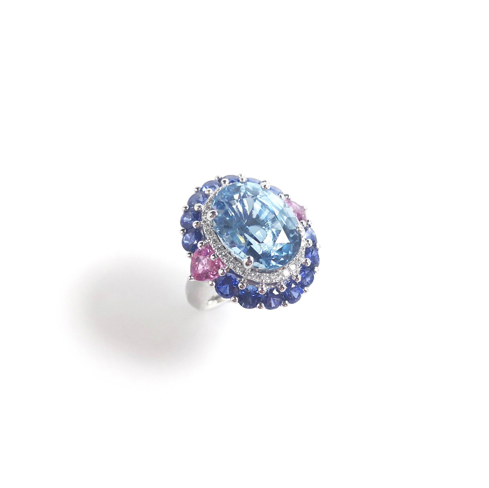 Ring aus 18 Karat Weißgold mit Aquamarin, blauem Saphir, rosa Saphir und Diamant im Angebot 10