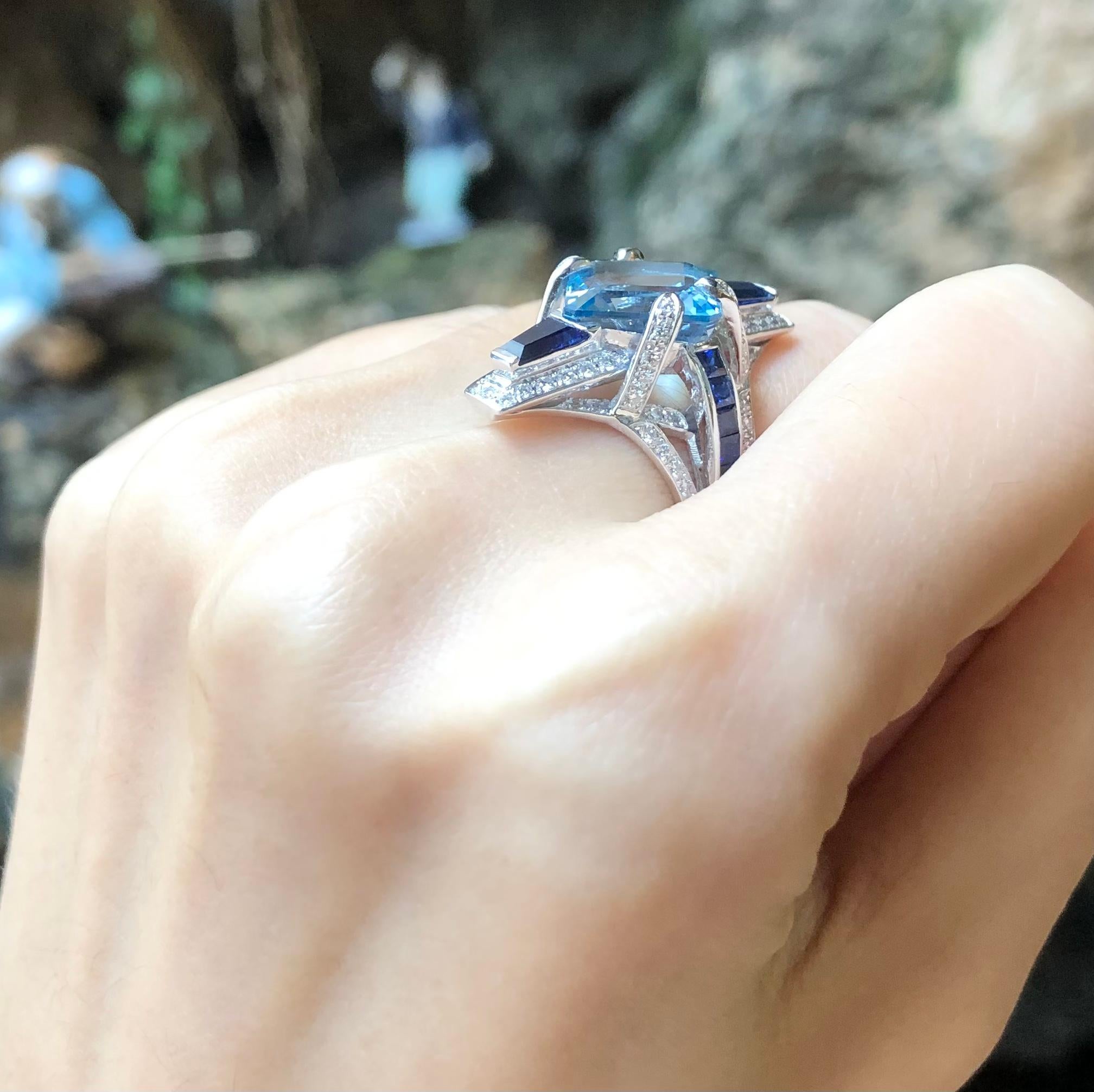 Contemporary Aquamarine, Blue Sapphire with Diamond Ring Set in 18 Karat White Gold Settings For Sale