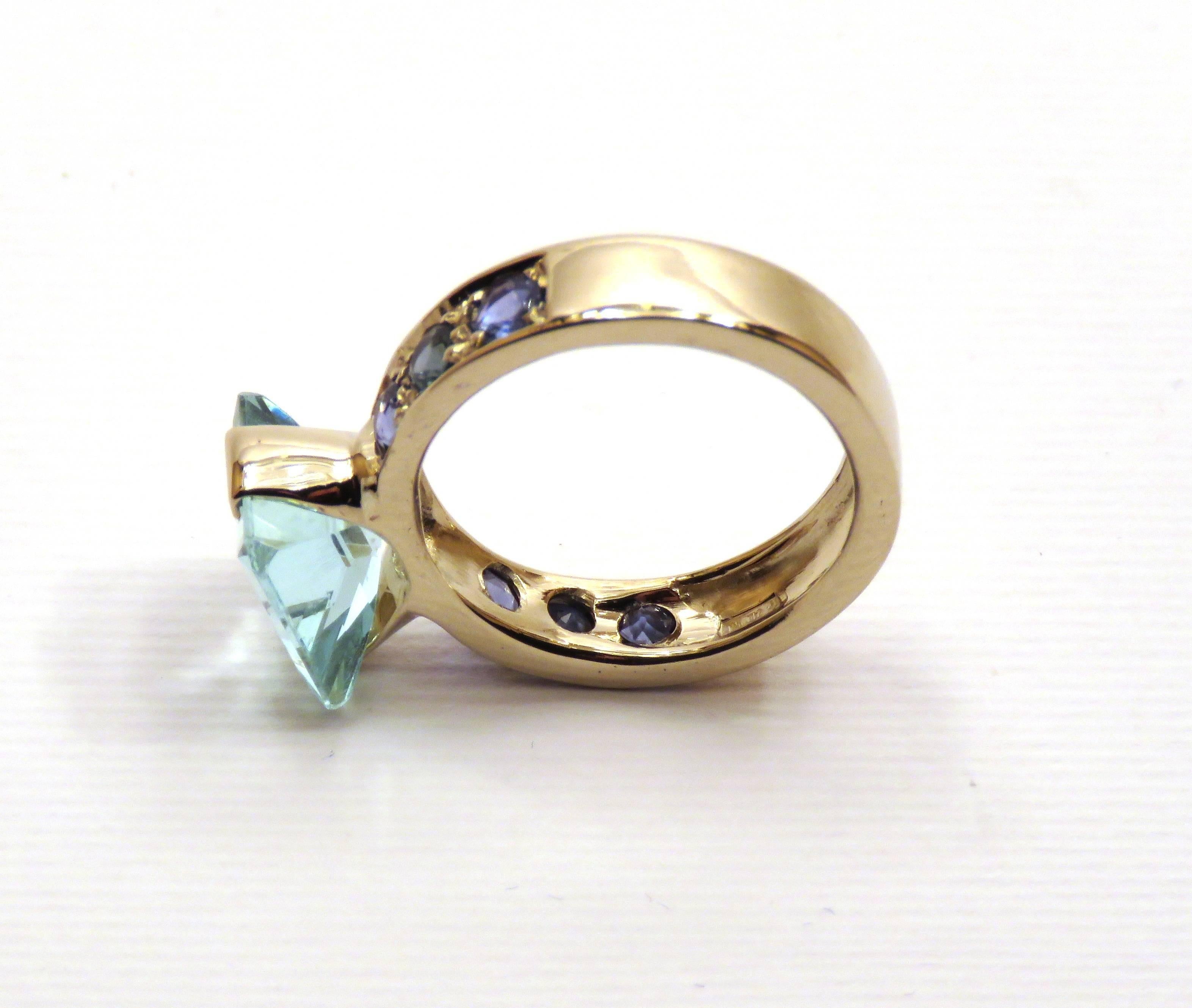 Women's Aquamarine Blue Sapphires 18 Karat White Gold Cocktail Ring Handcrafted in Italy