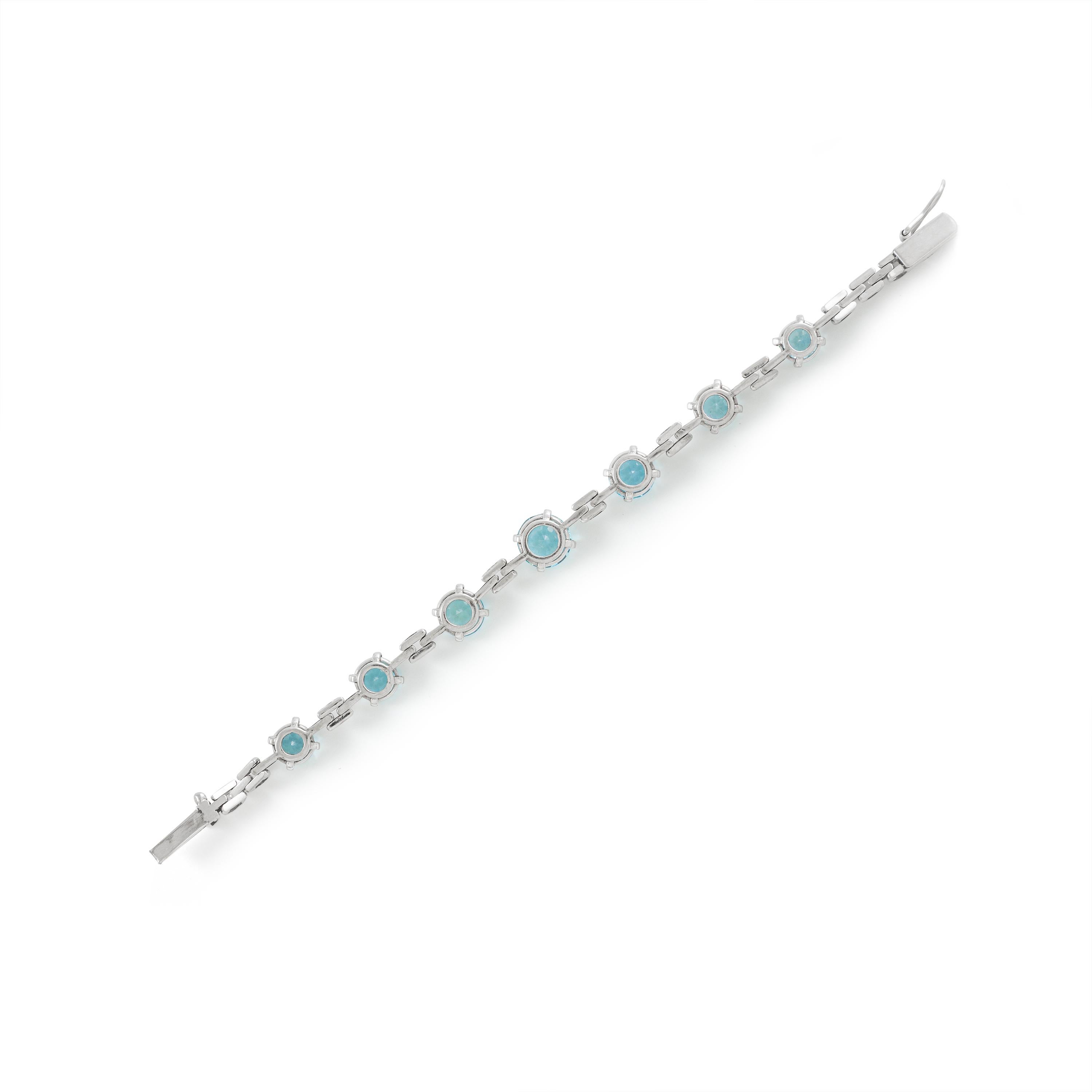 Bracelet set with 7 round cut Aquamarine
Length: approximately 17.50 centimeters.
Width: 0.50 up to 1.00 centimeters.

Weight: 17.56 grams

