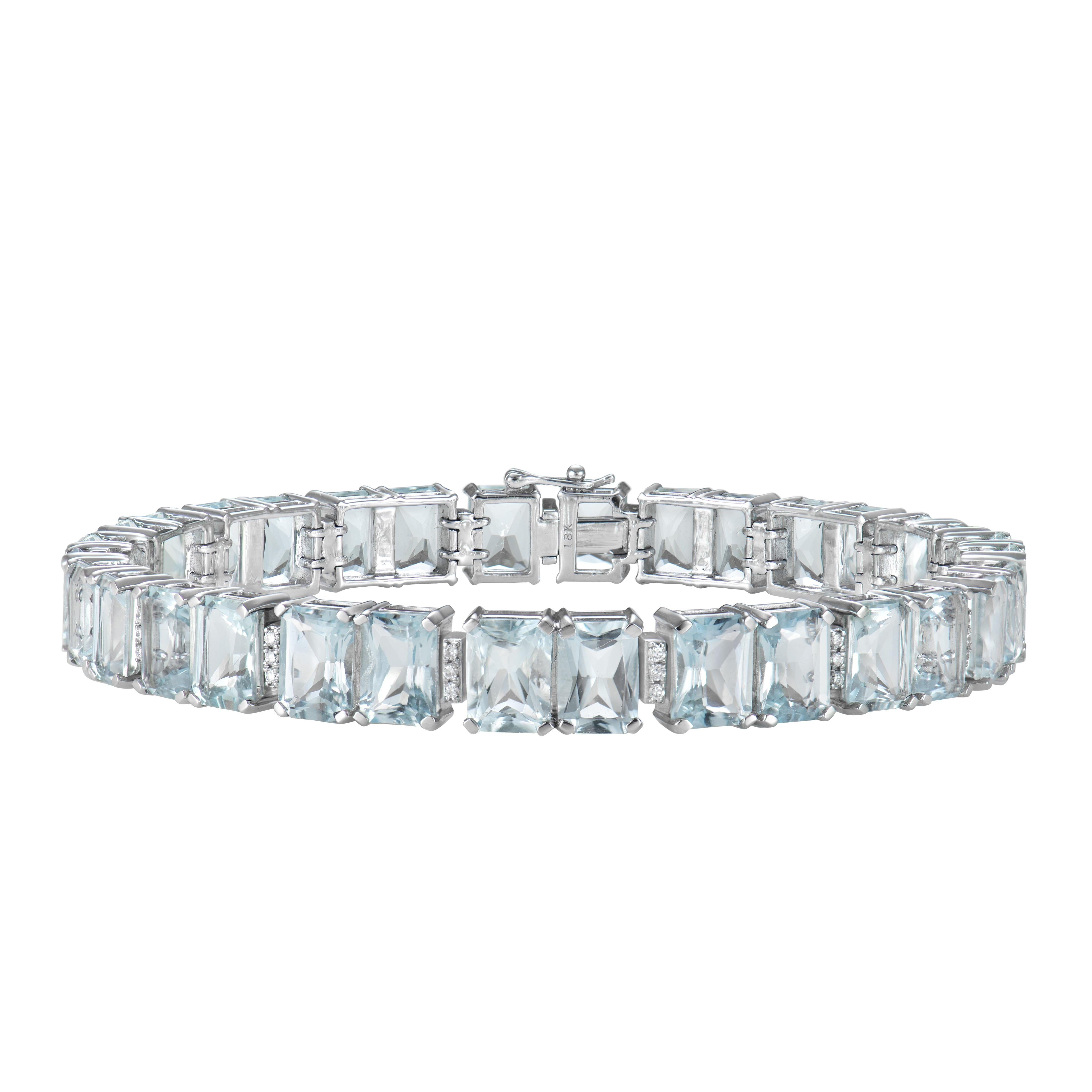 Radiant Cut Aquamarine Bracelet in 18 Karat White Gold with White Diamond For Sale