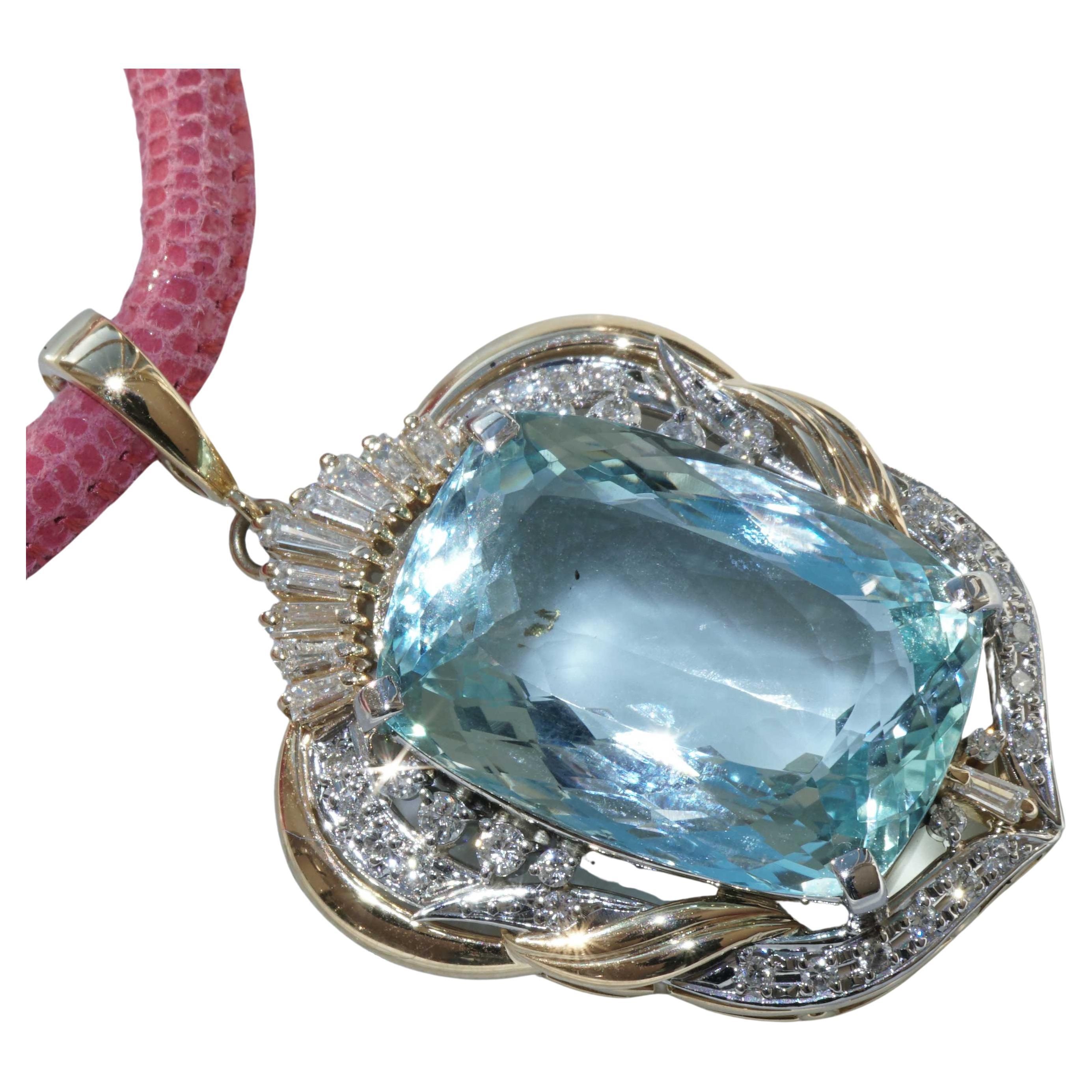 Aquamarine Brilliant Clip Pendant 24.5 0.83 ct this Color is rare and demanded For Sale