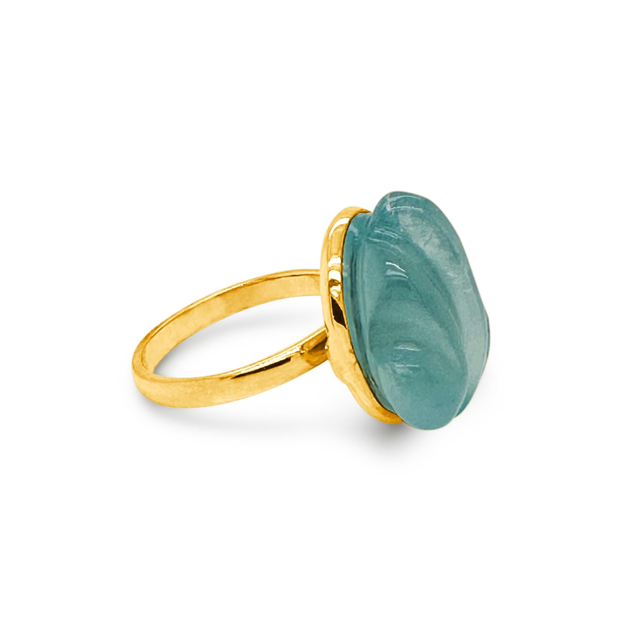 Antique Cushion Cut Aquamarine Carved Ring In 18K Yellow Gold For Sale