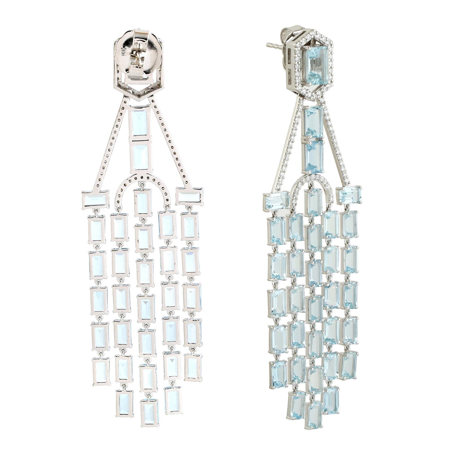 Contemporary Aquamarine Chandelier Earrings Connected With Diamonds Made In 18k White Gold For Sale