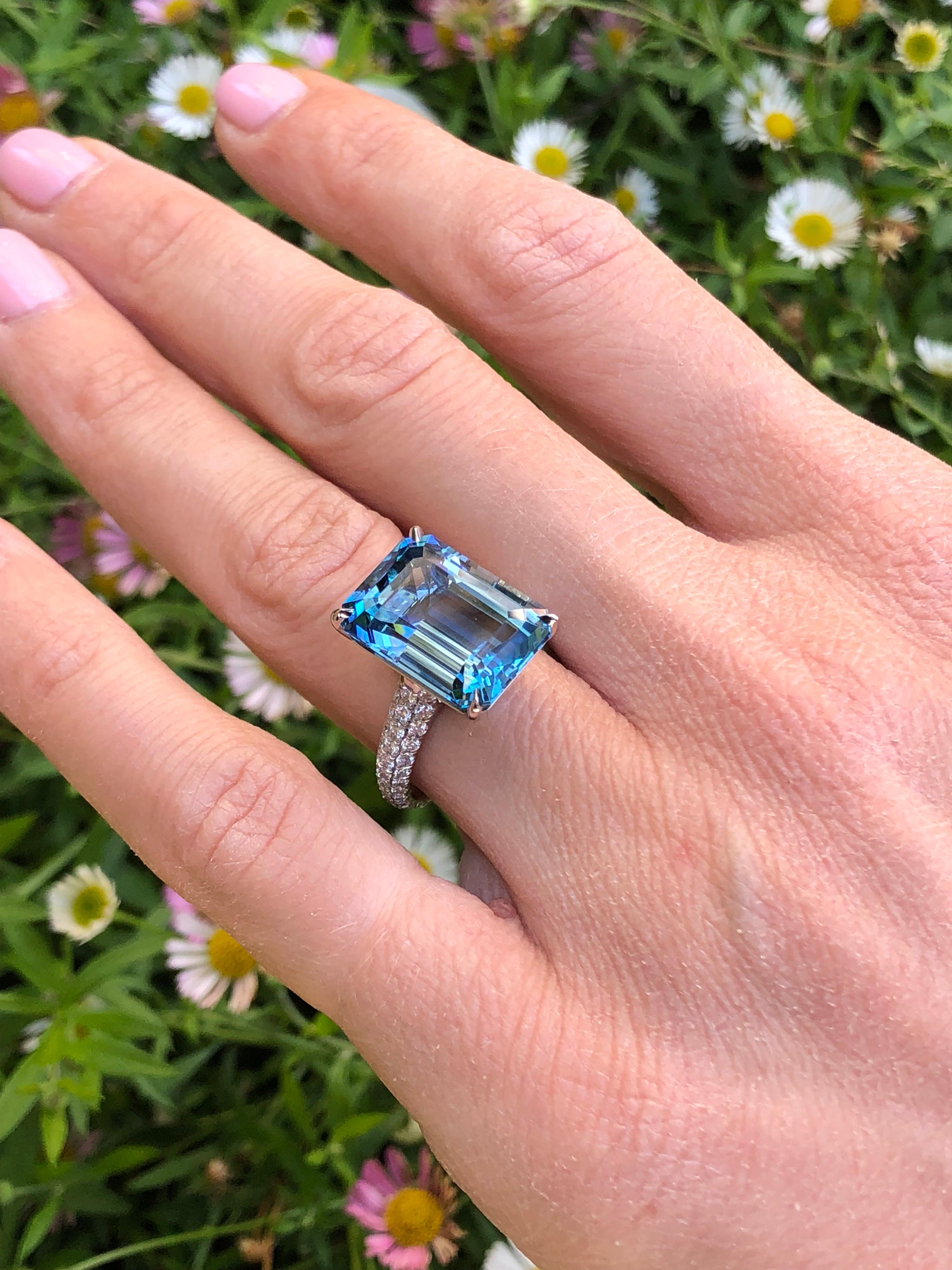Aquamarine Ring Emerald Cut 9.59 Carats 3