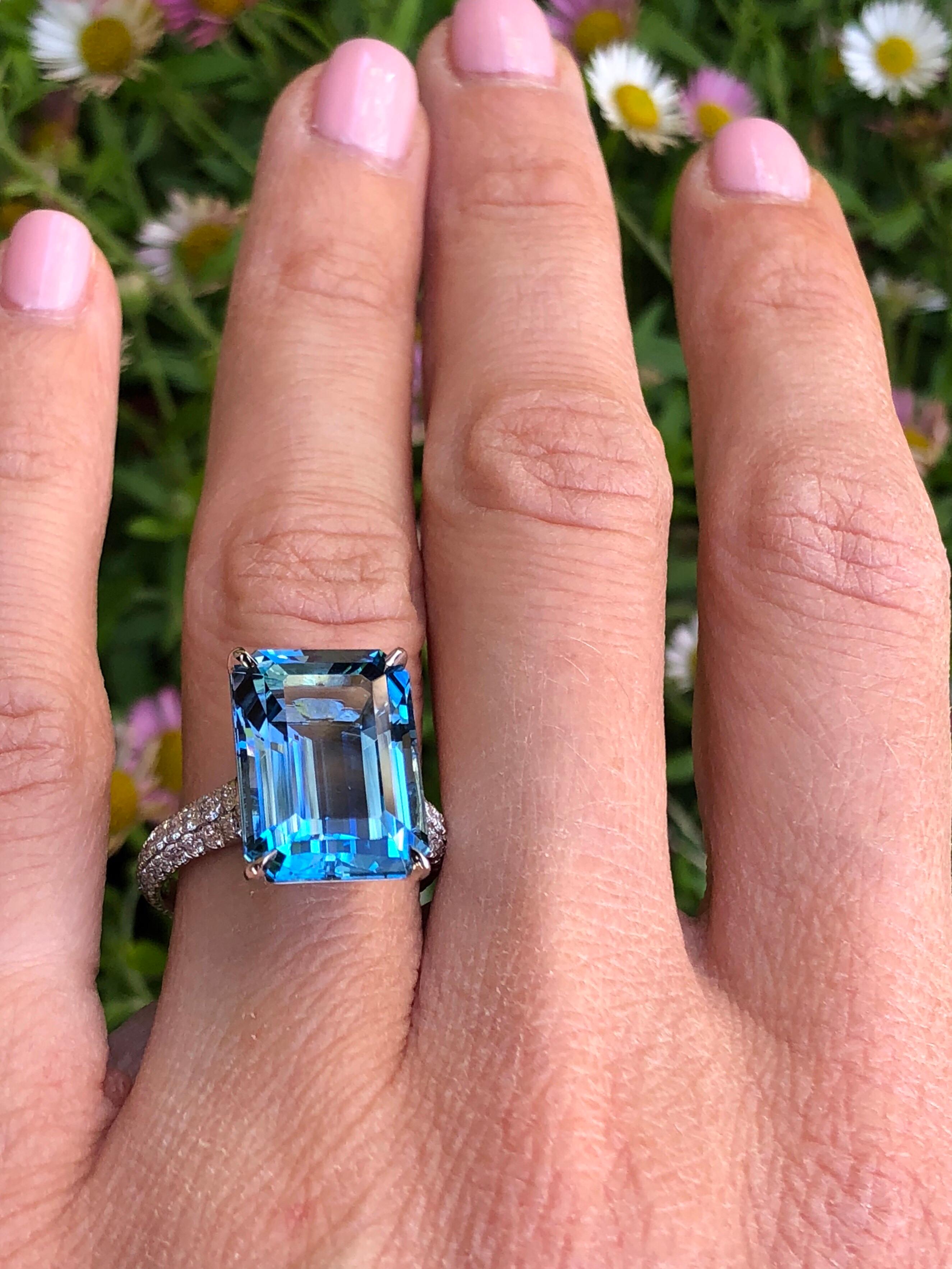 Aquamarine Ring Emerald Cut 9.59 Carats 4