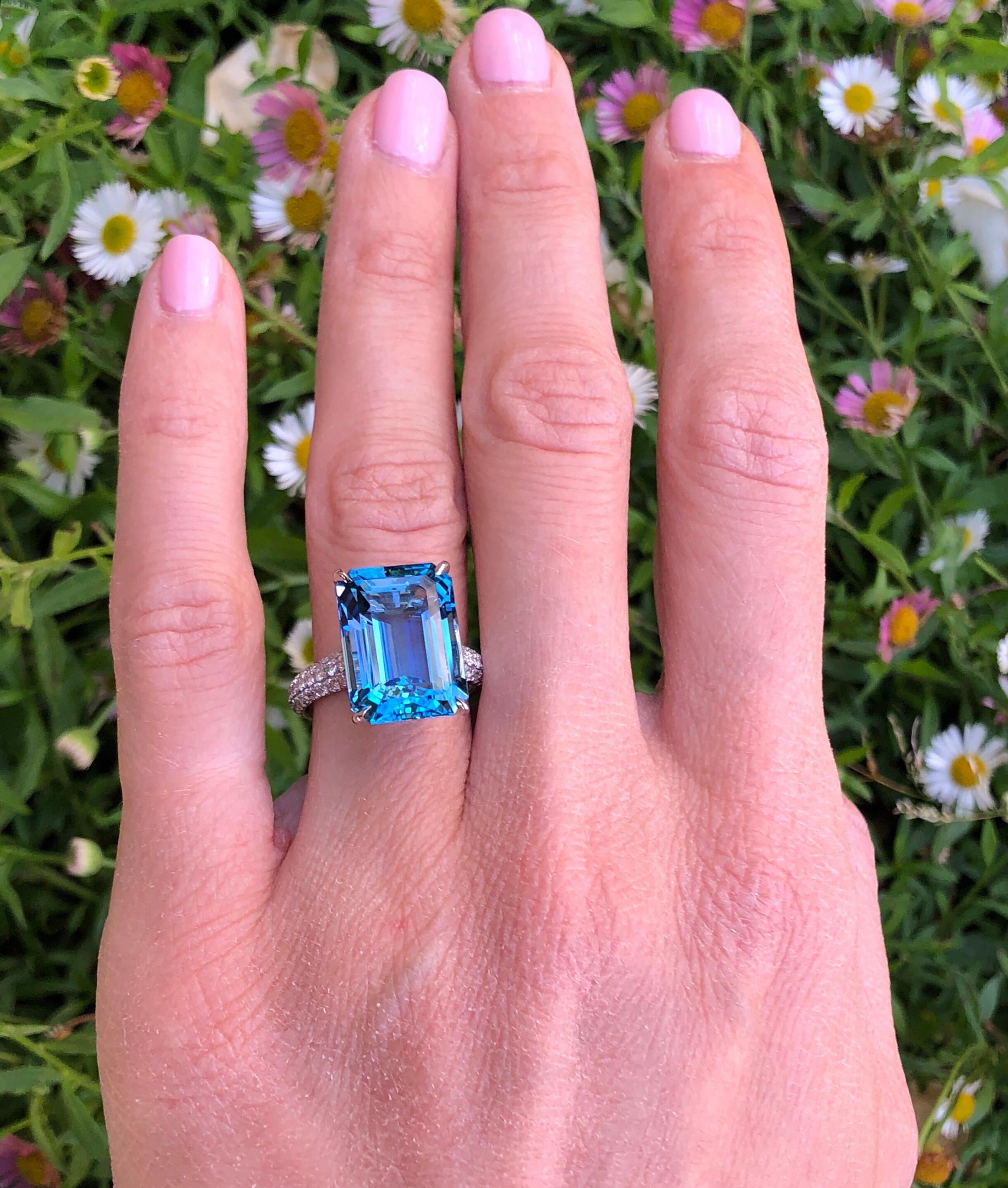 Women's Aquamarine Ring Emerald Cut 9.59 Carats