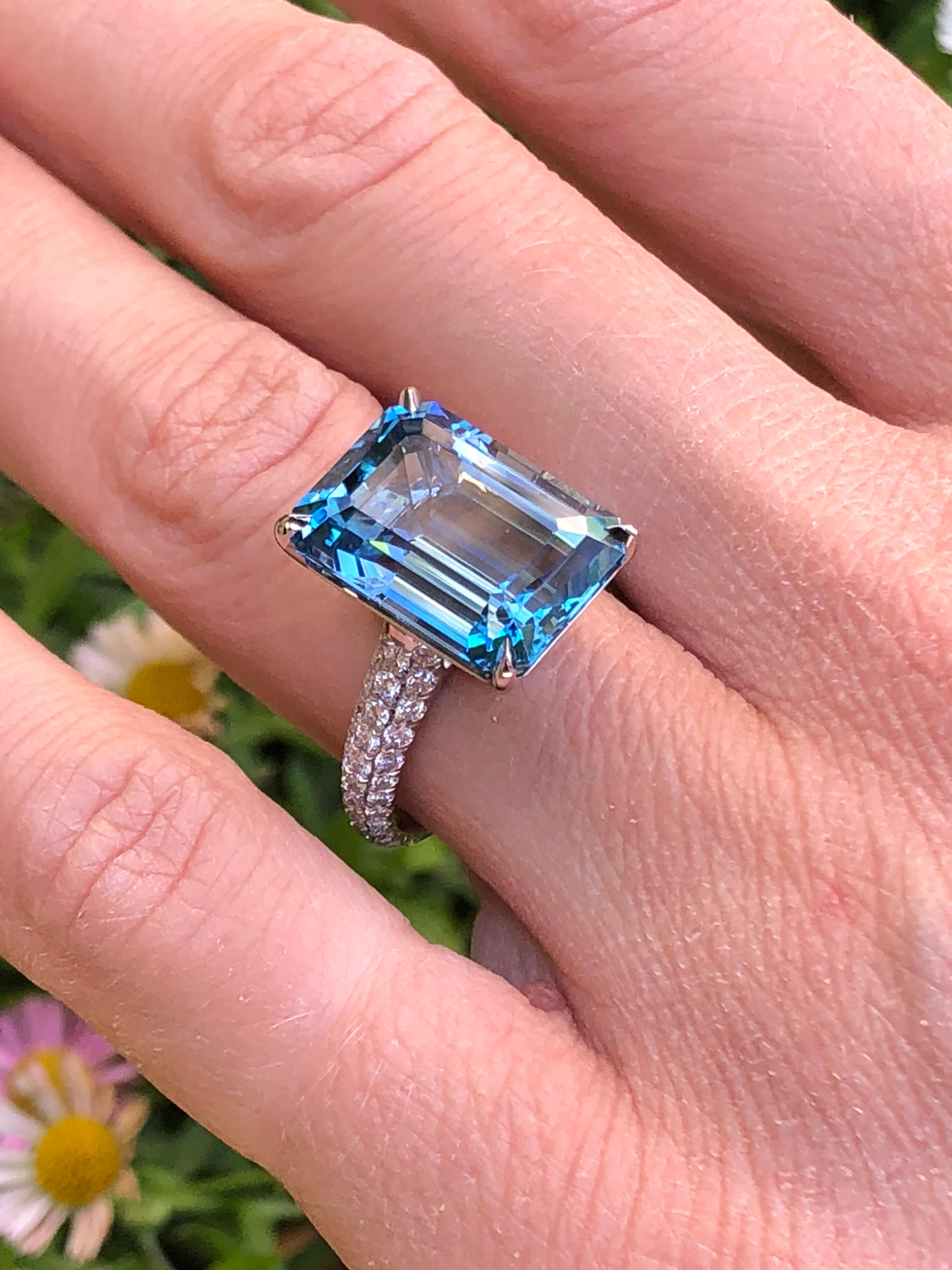 Aquamarine Ring Emerald Cut 9.59 Carats 2