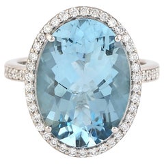 Anello cocktail con acquamarina e diamanti in oro bianco 18 carati
