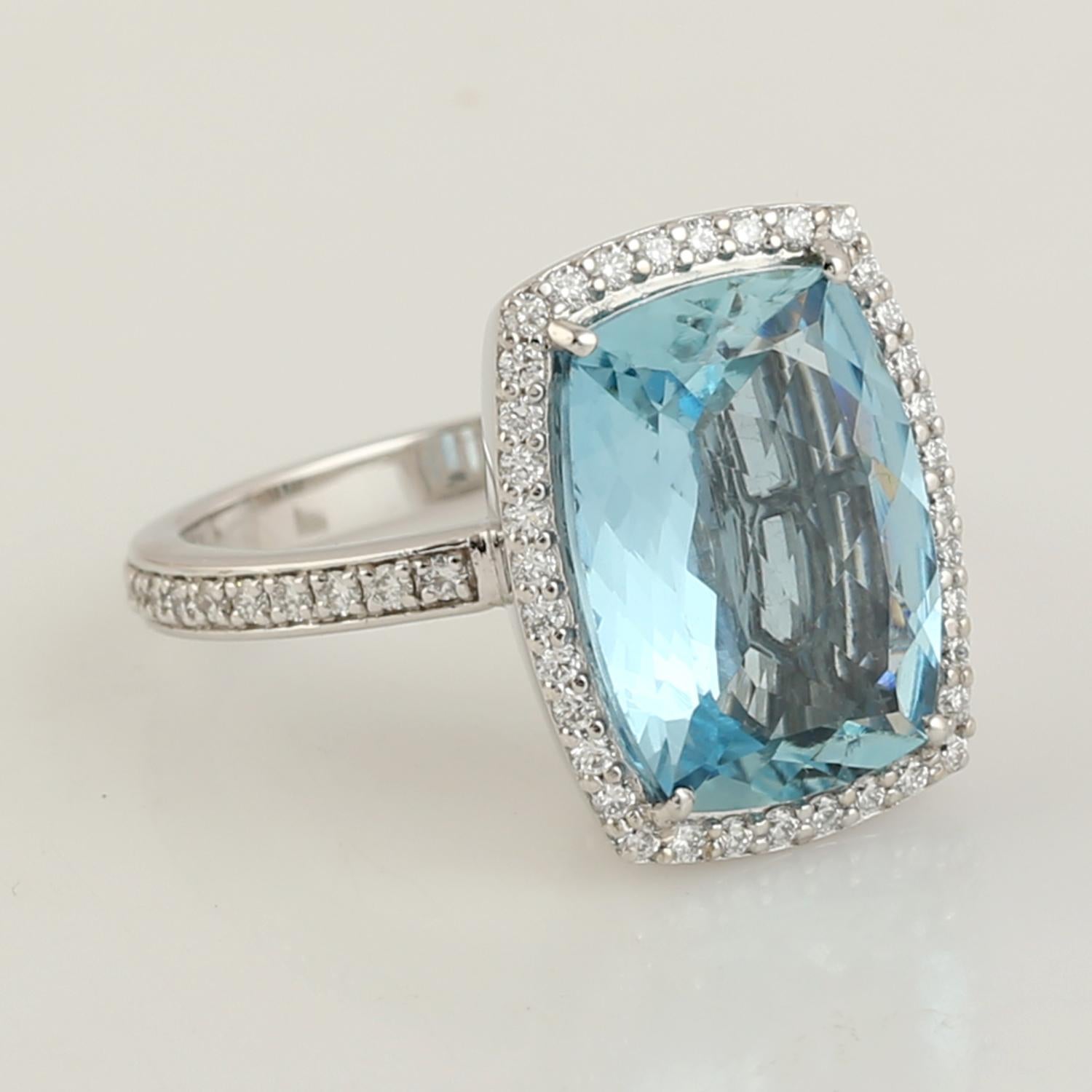 Artisan Bague cocktail en or blanc 18 carats avec diamants en vente