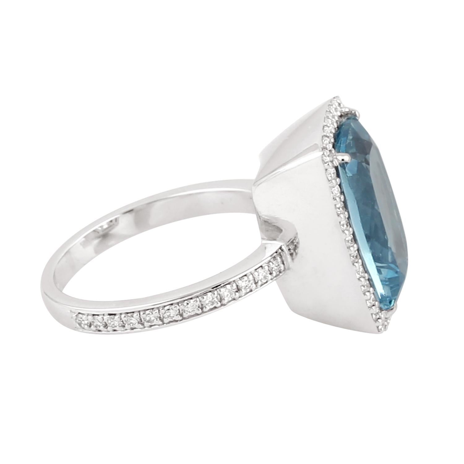 Bague cocktail en or blanc 18 carats avec diamants Neuf - En vente à New York, NY