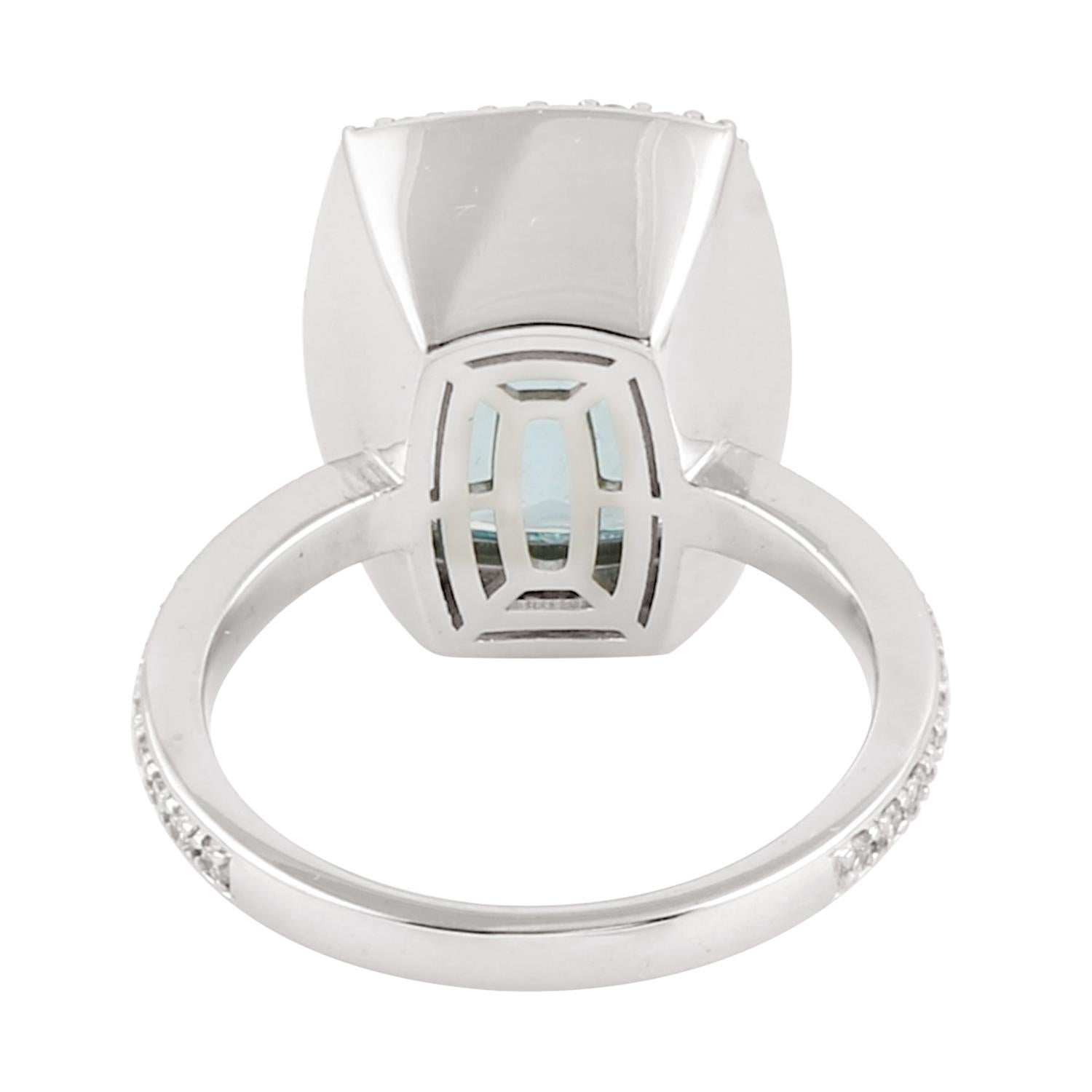 Bague cocktail en or blanc 18 carats avec diamants Pour femmes en vente