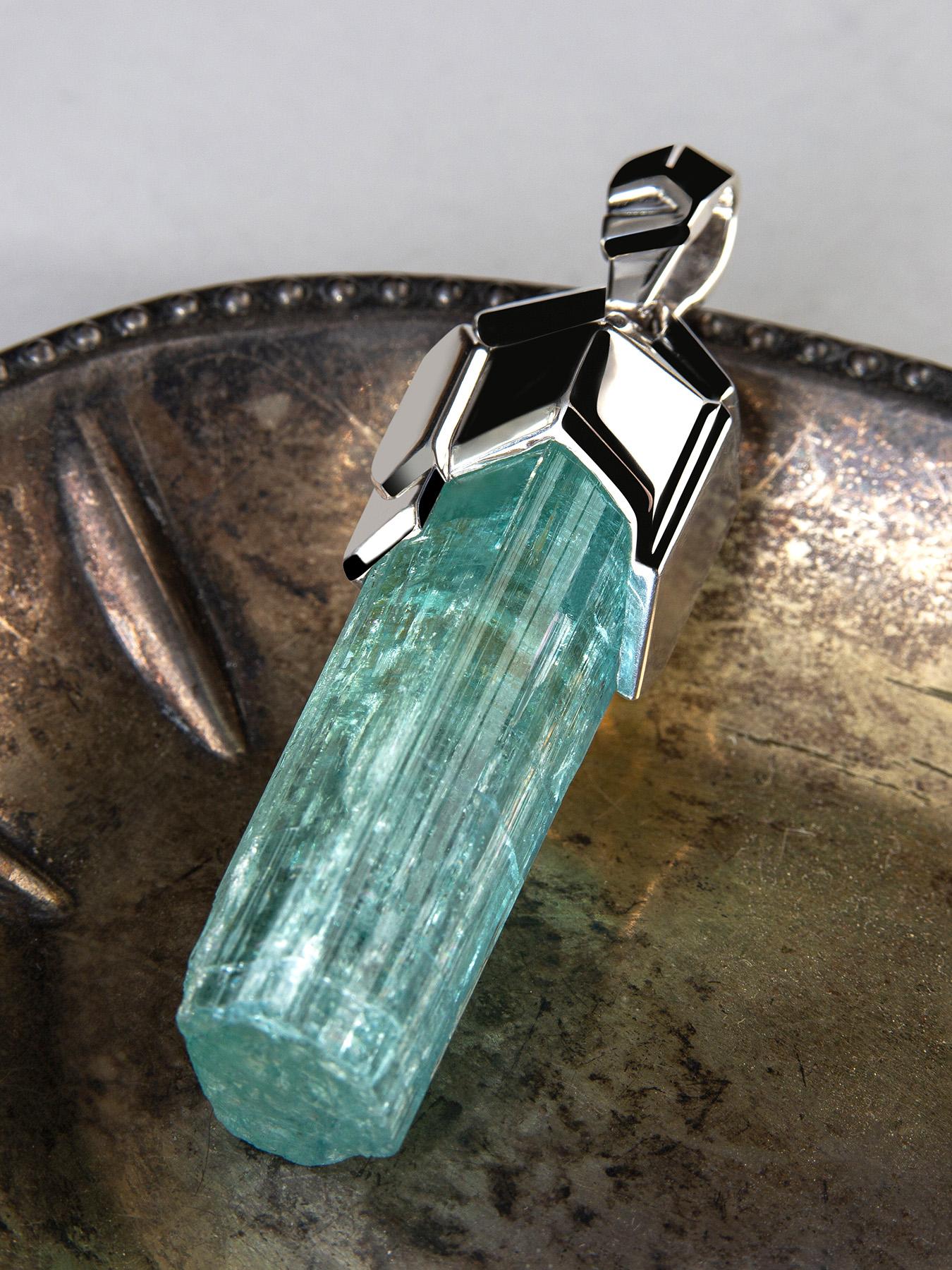 Aquamarine Crystal necklace silver Blue Beryl Raw Stone wedding anniversary gift In New Condition For Sale In Berlin, DE