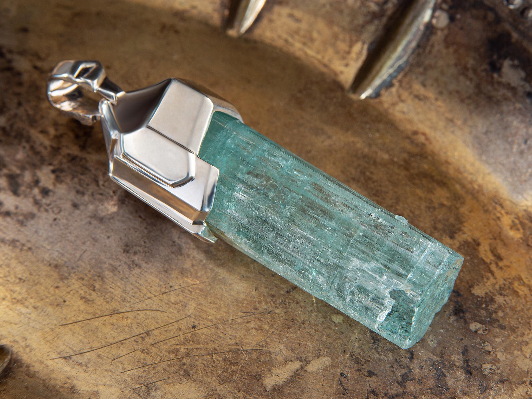 Aquamarine Crystal necklace silver Blue Beryl Raw Stone wedding anniversary gift en vente 1