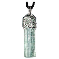 Ciondolo in cristallo di acquamarina in oro bianco Collana di berillo blu grezzo Gems
