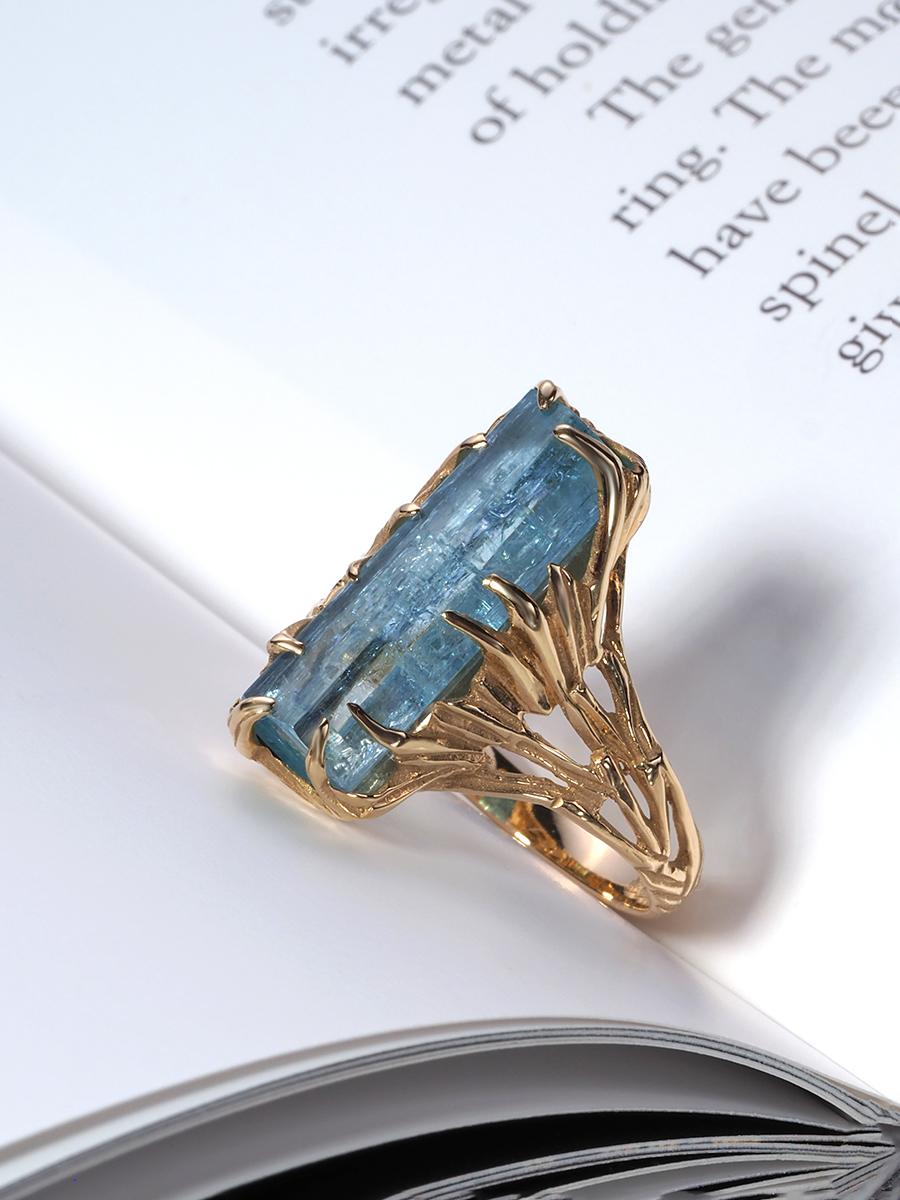 Artisan Aquamarine Crystal Gold Ring Blue Beryl Unisex modern engagement For Sale