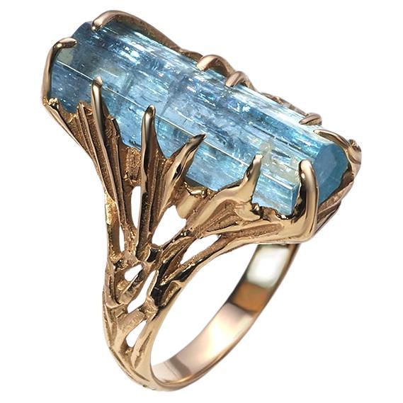 Aquamarine Crystal Gold Ring Blue Beryl Unisex modern engagement For Sale