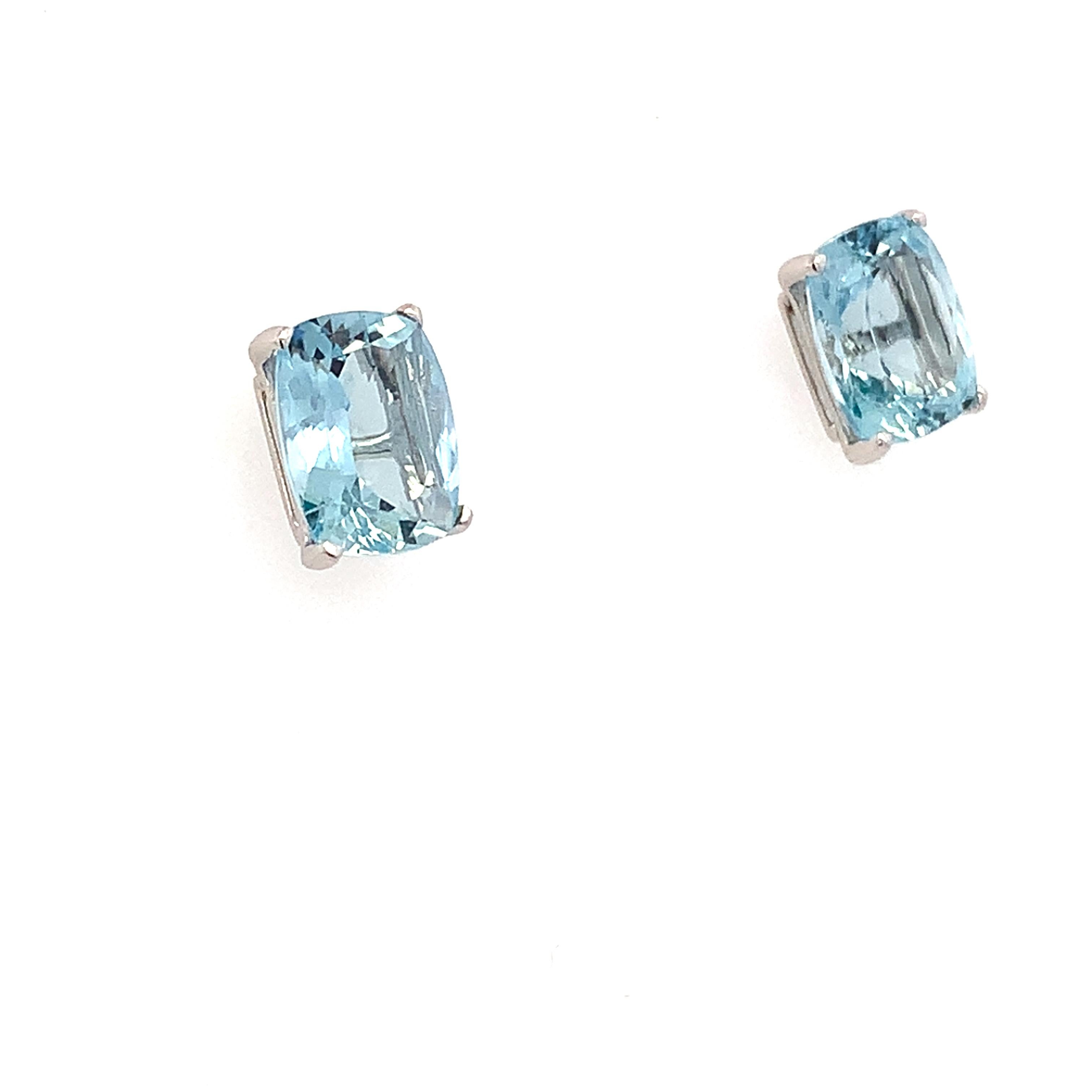 Clous d'oreilles art déco en or blanc 18 carats avec aigue-marine taille coussin Neuf - En vente à London, GB