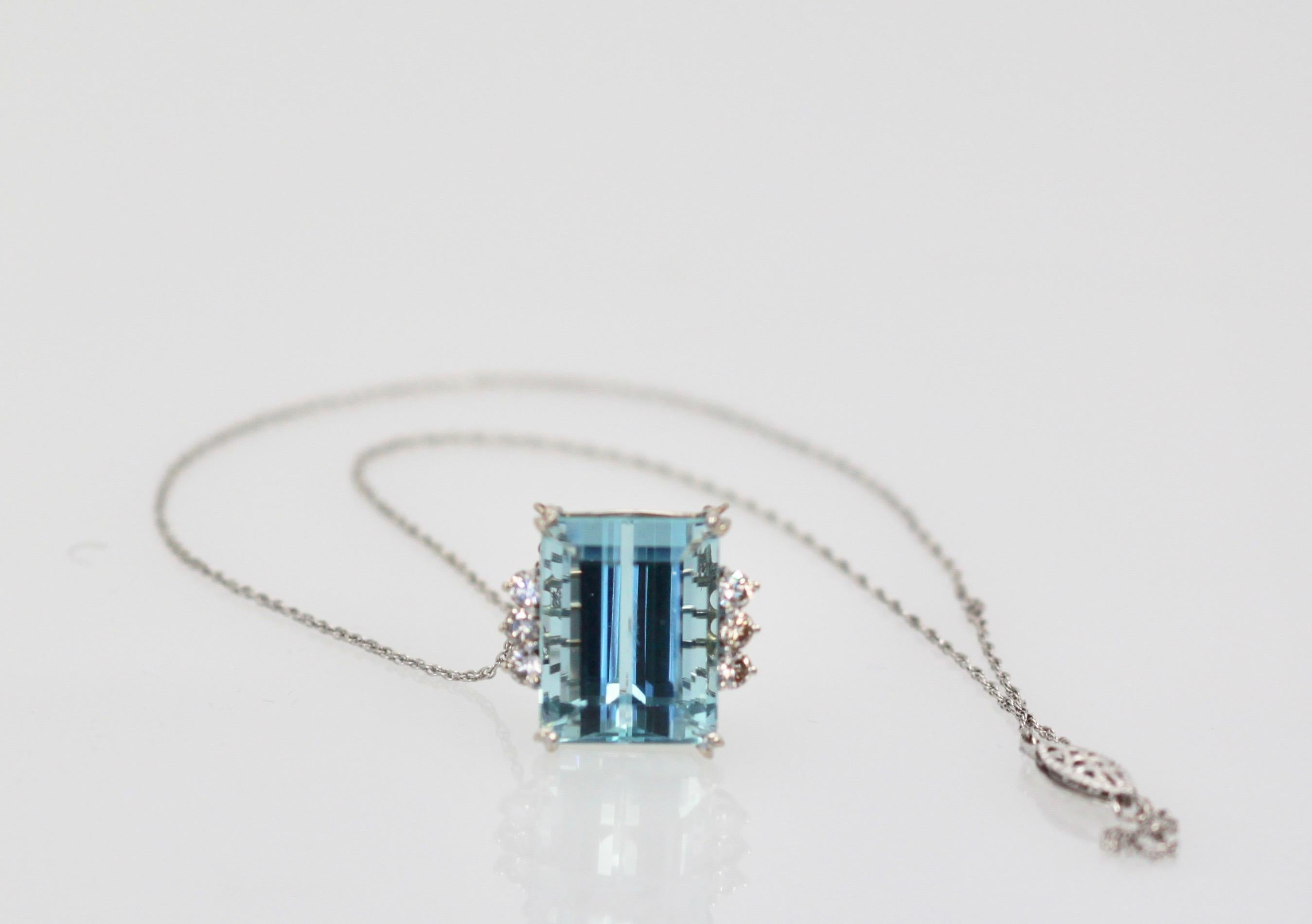 Modern Aquamarine Diamond 14 Karat White Gold Necklace