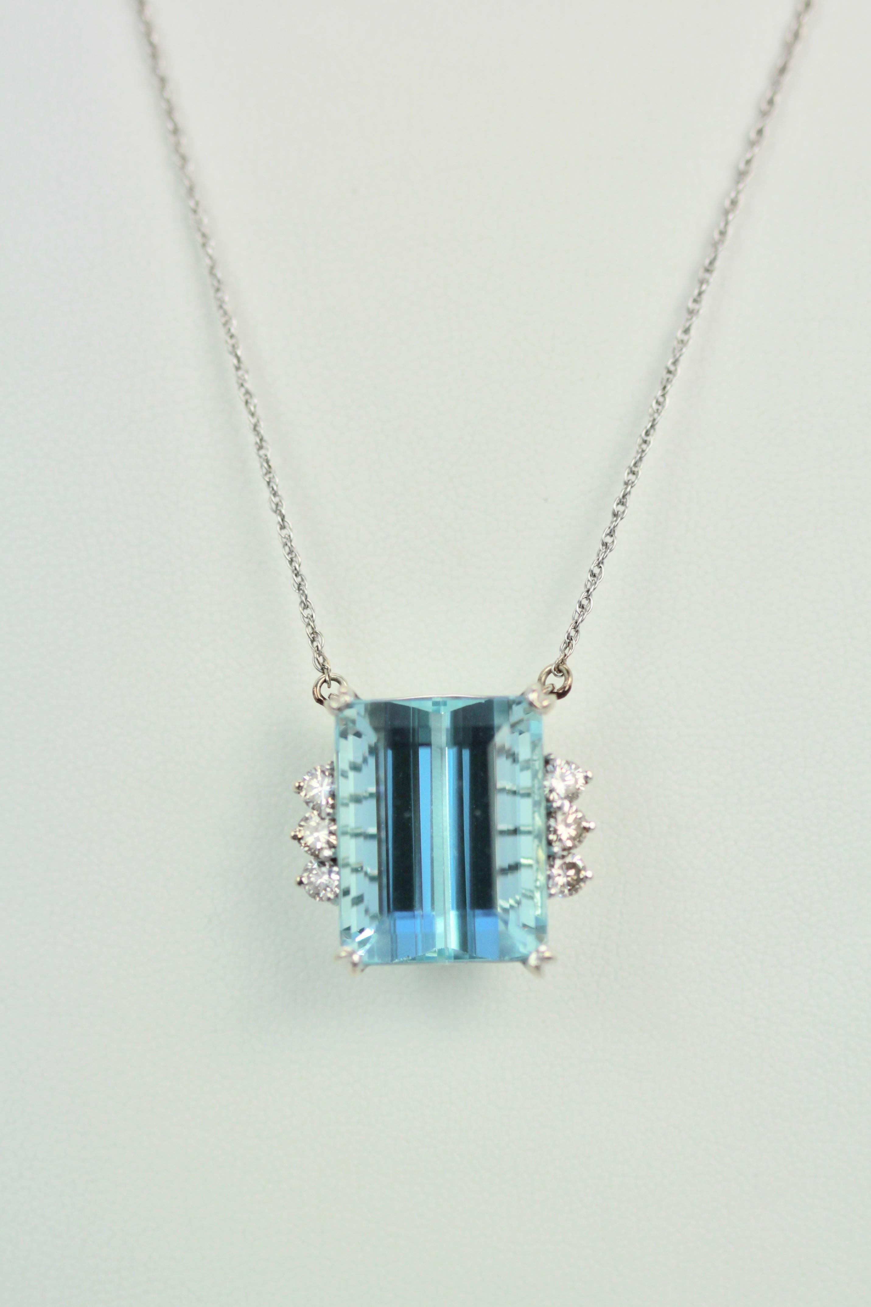 Aquamarine Diamond 14 Karat White Gold Necklace In Good Condition In North Hollywood, CA