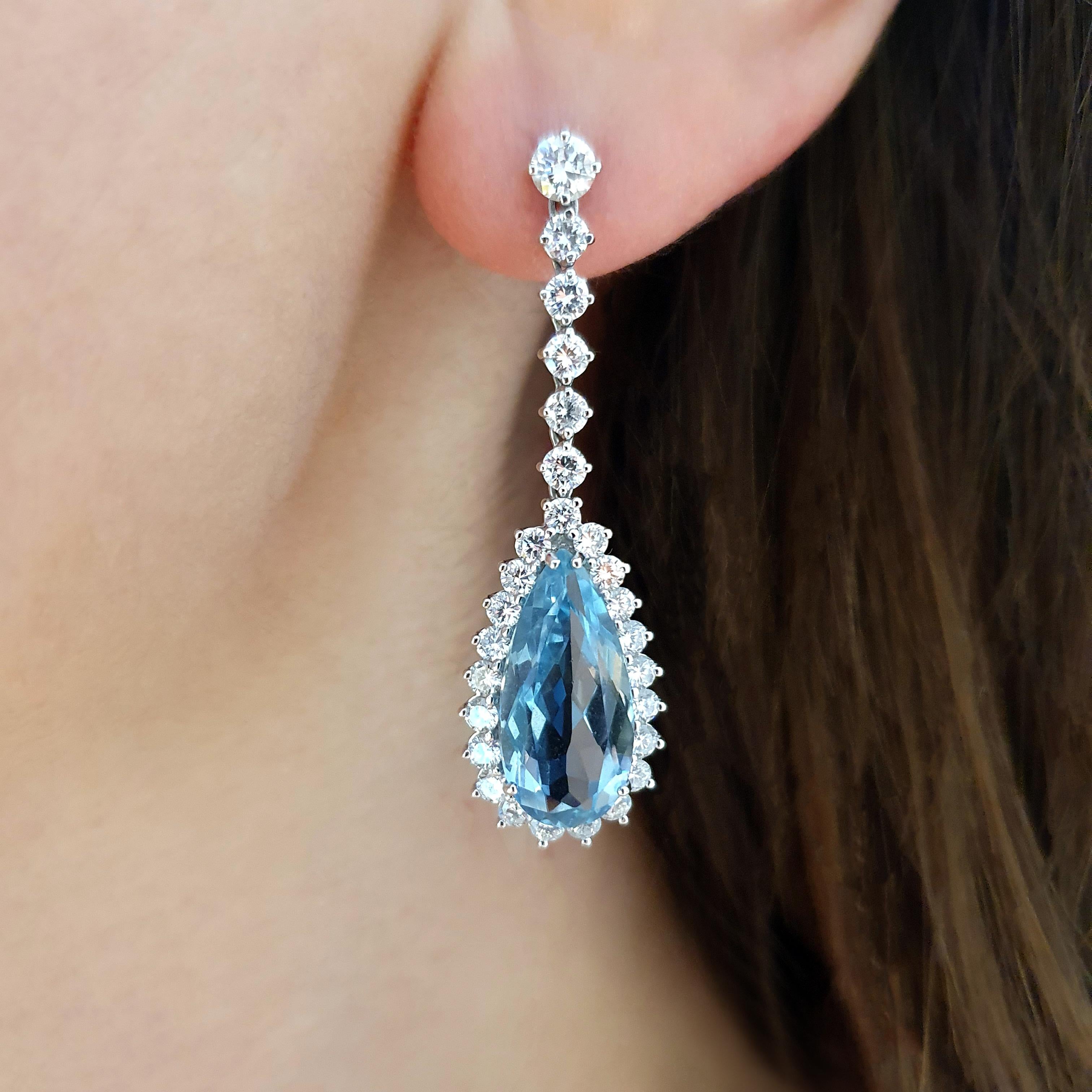 Boucles d'oreilles aigue-marine diamant en or blanc 18K Excellent état - En vente à Geneva, CH