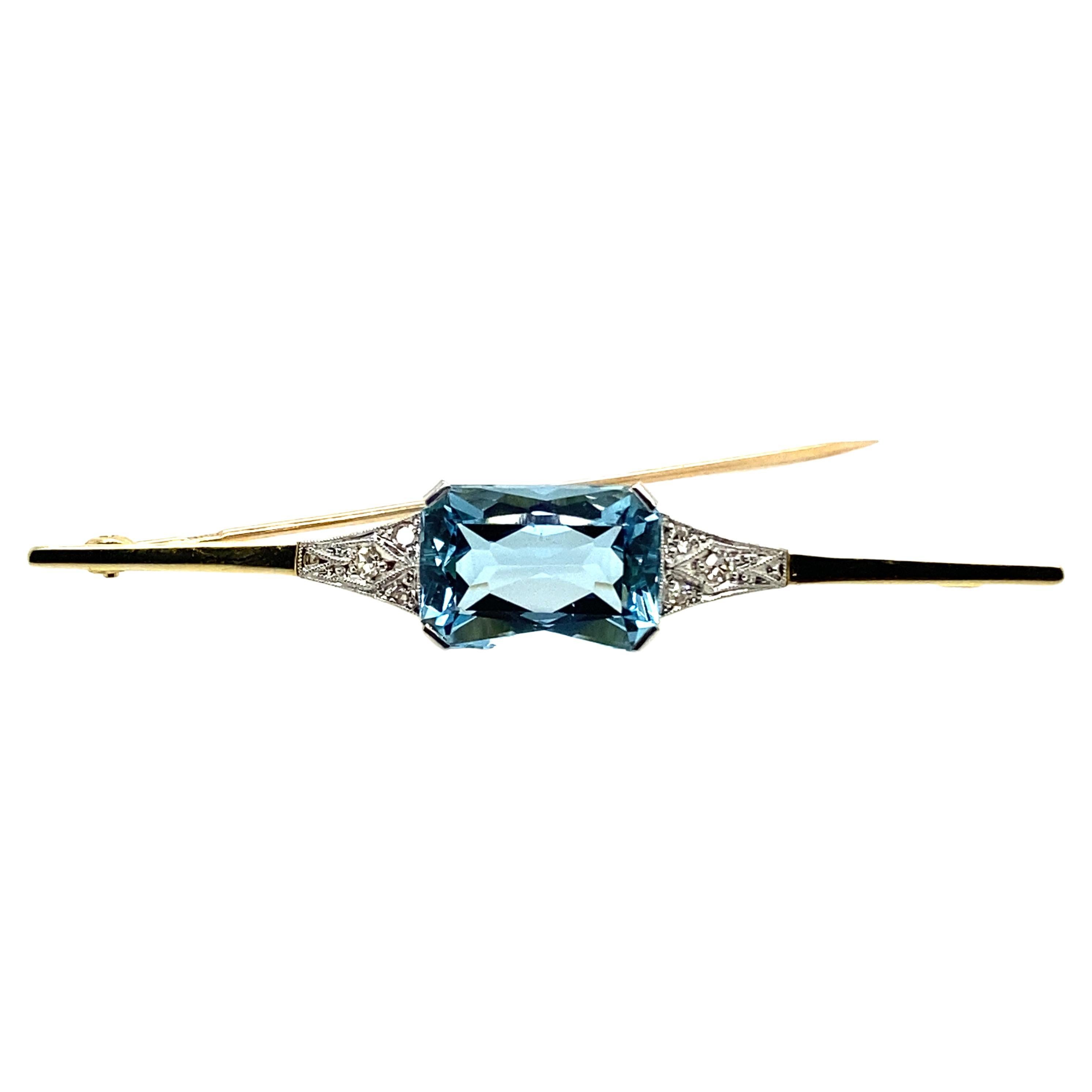 Aquamarine Diamond Bar Brooch in Gold 585