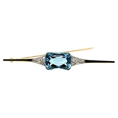 Aquamarine Diamond Bar Brooch in Gold 585